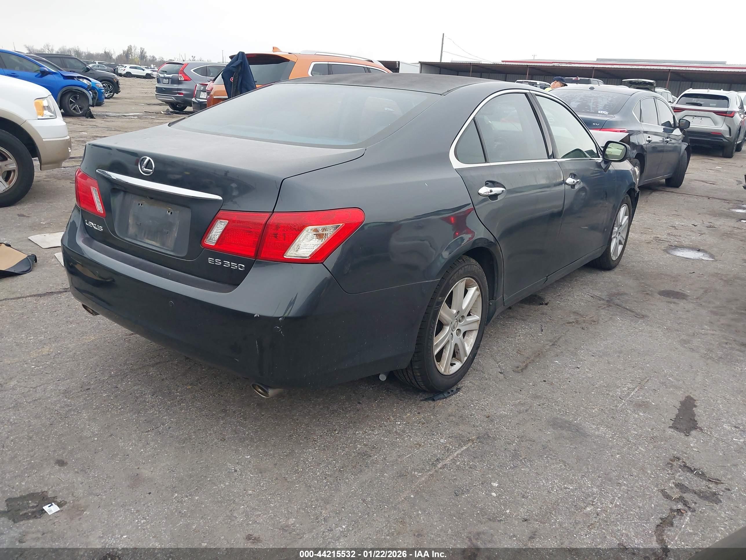 LEXUS ES image 4