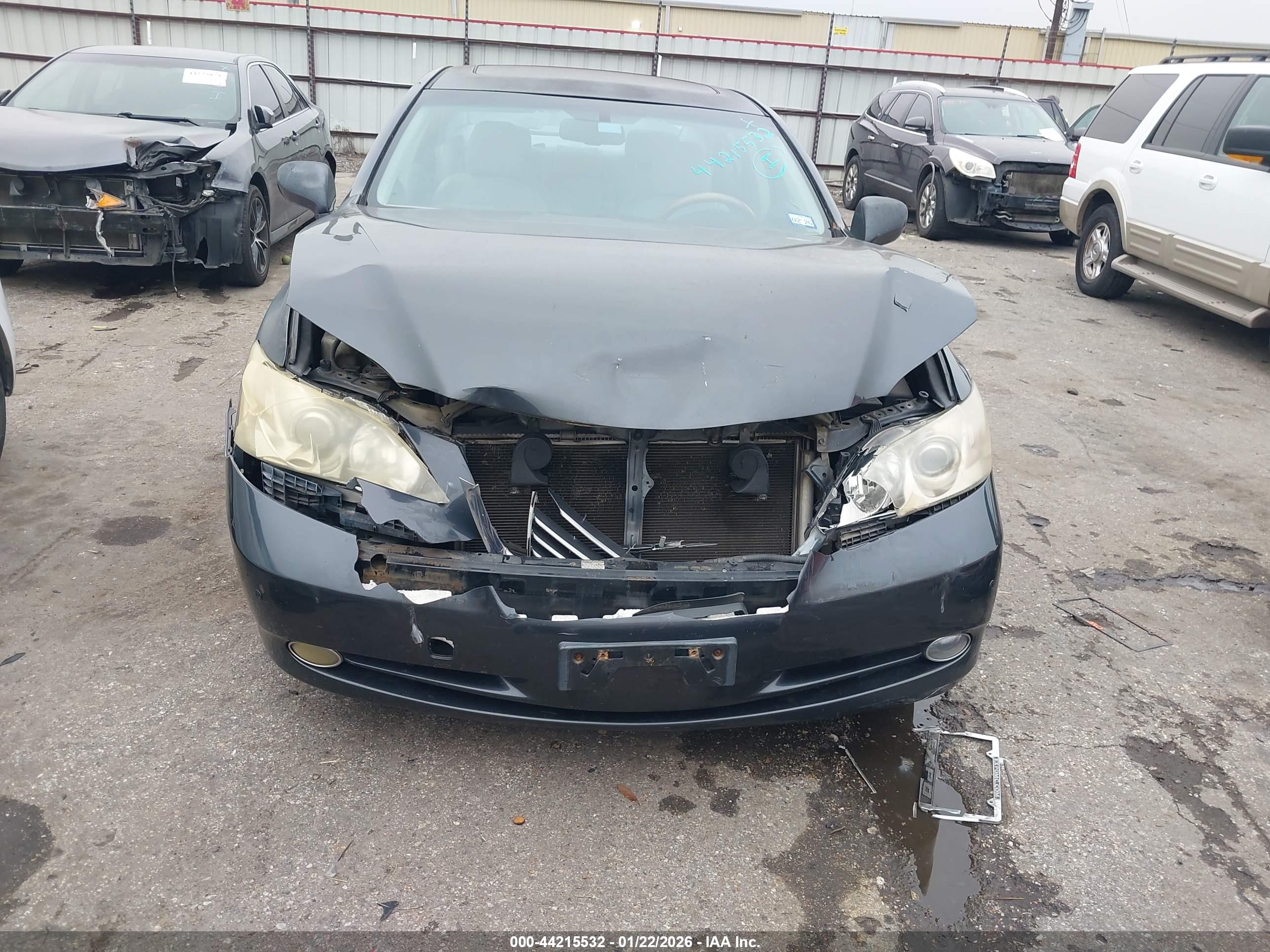 LEXUS ES image 6