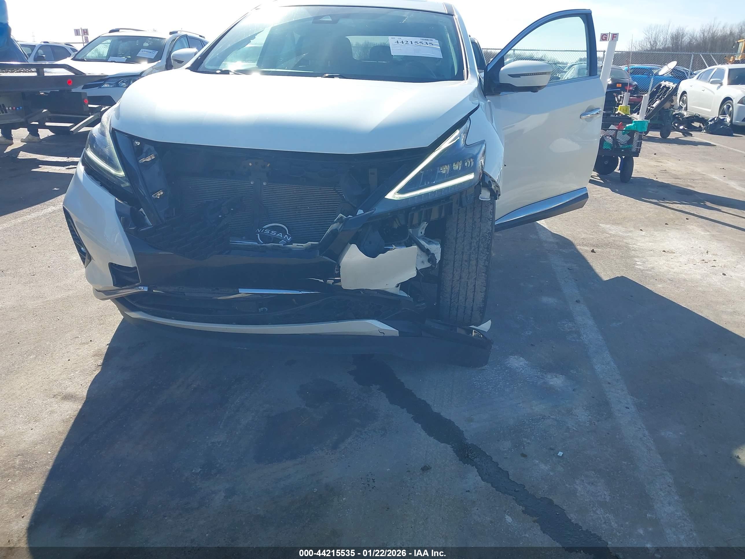 NISSAN MURANO image 6