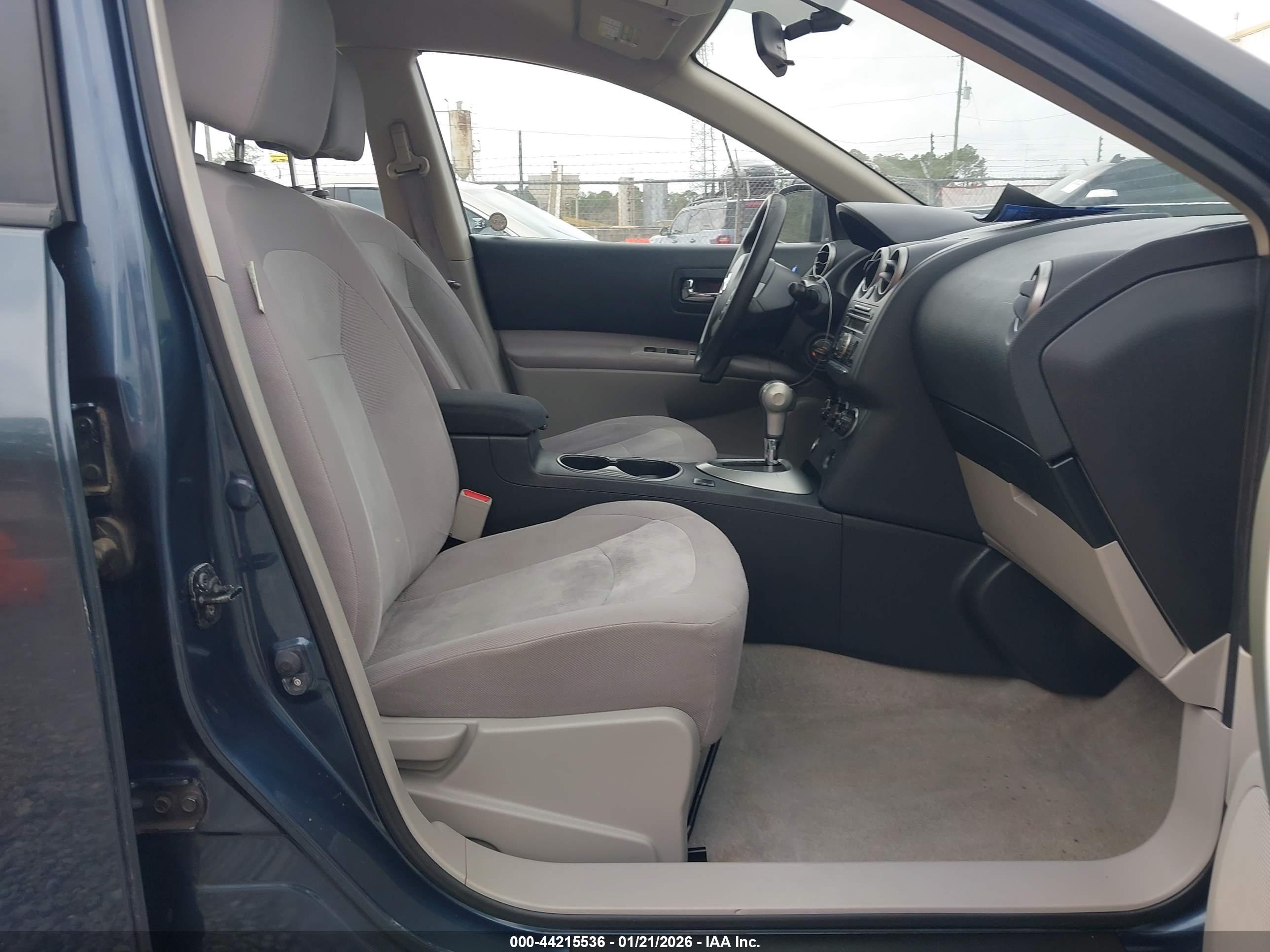 NISSAN ROGUE image 5