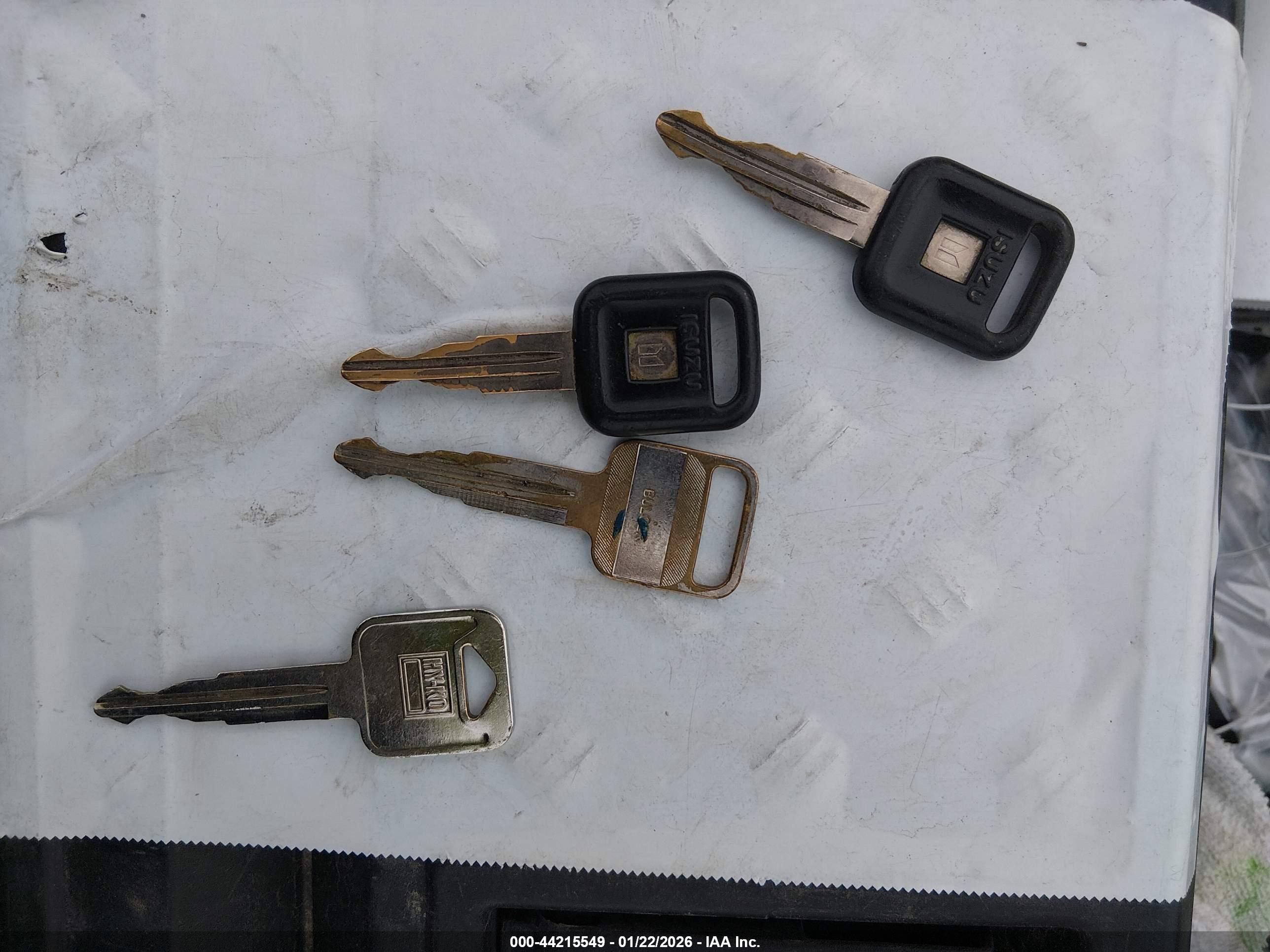 ISUZU TROOPER image 11