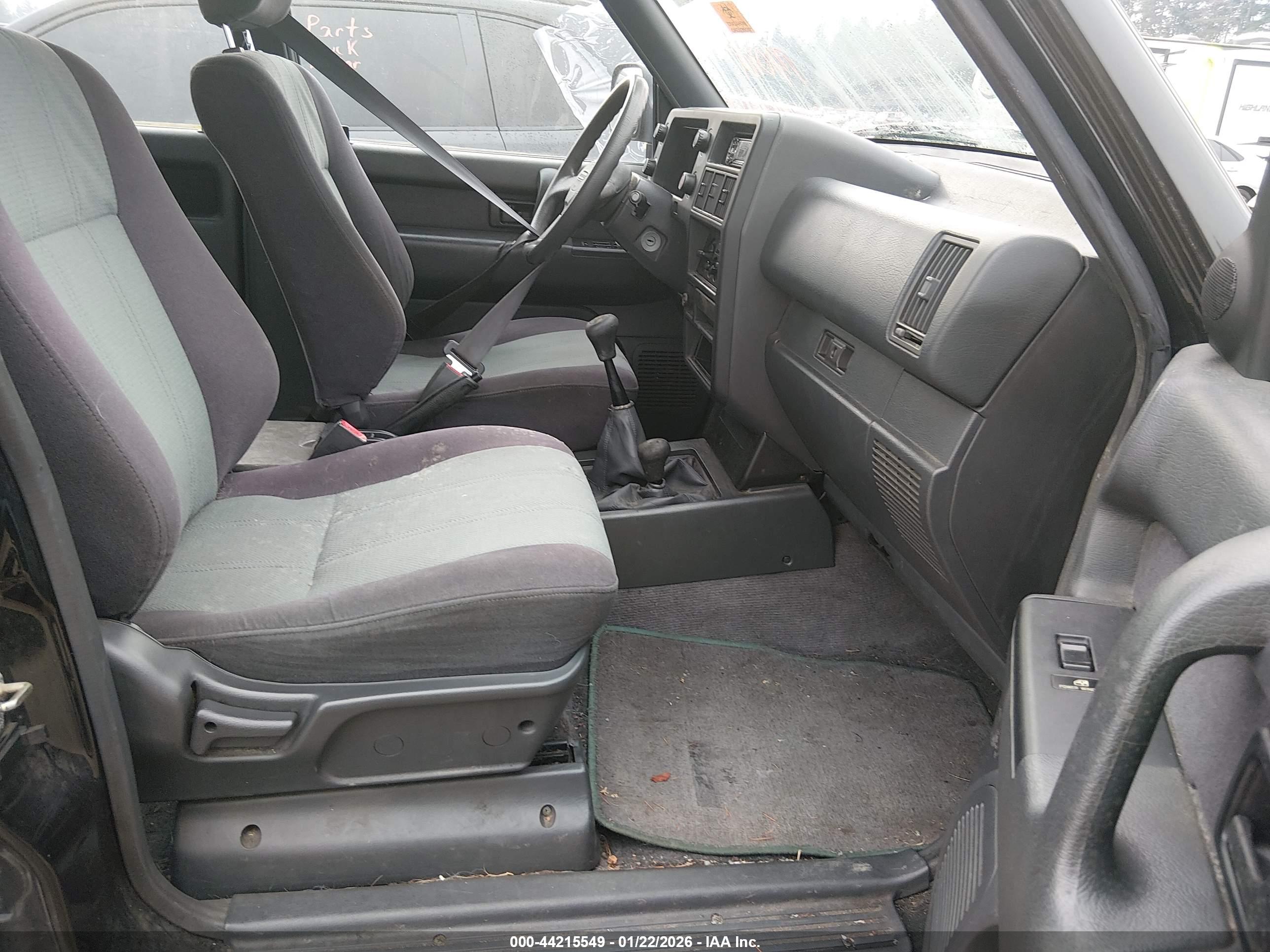 ISUZU TROOPER image 5