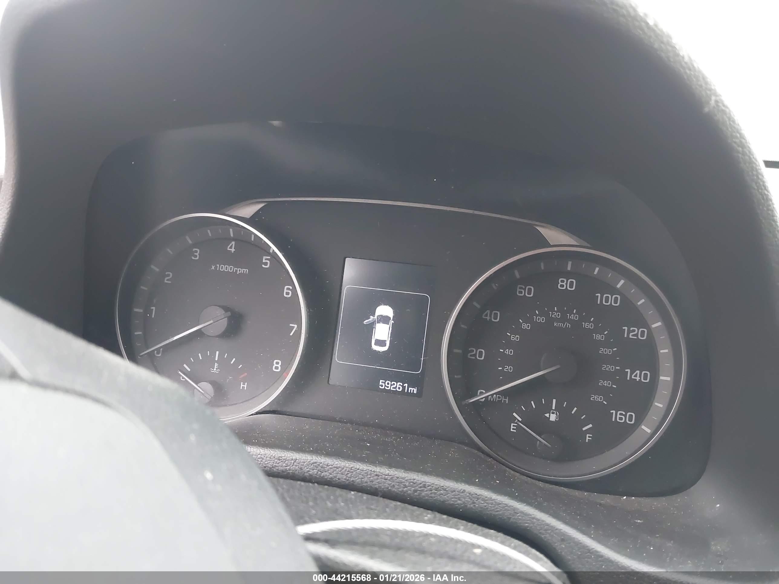 HYUNDAI ELANTRA image 7