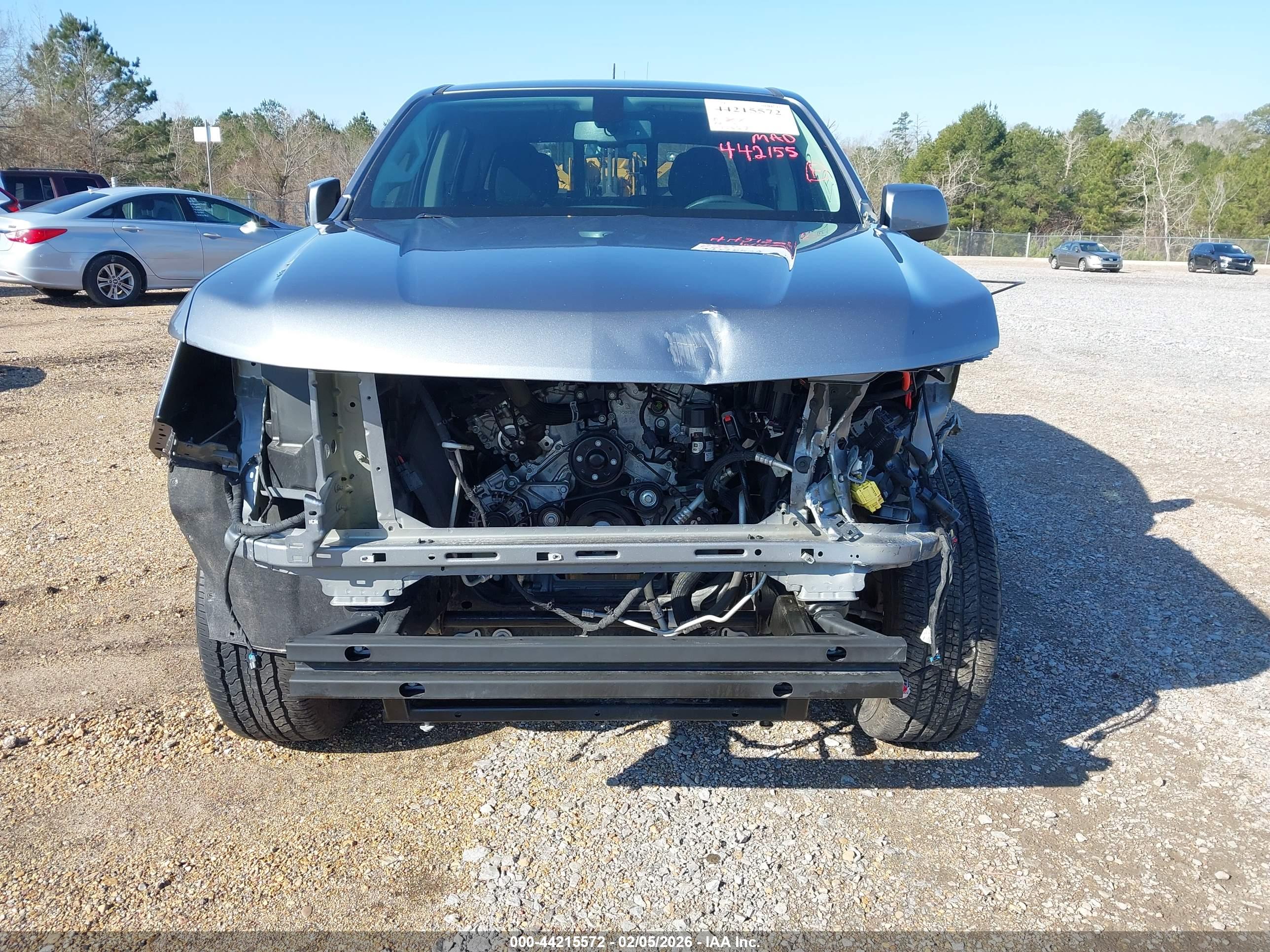 CHEVROLET COLORADO image 6