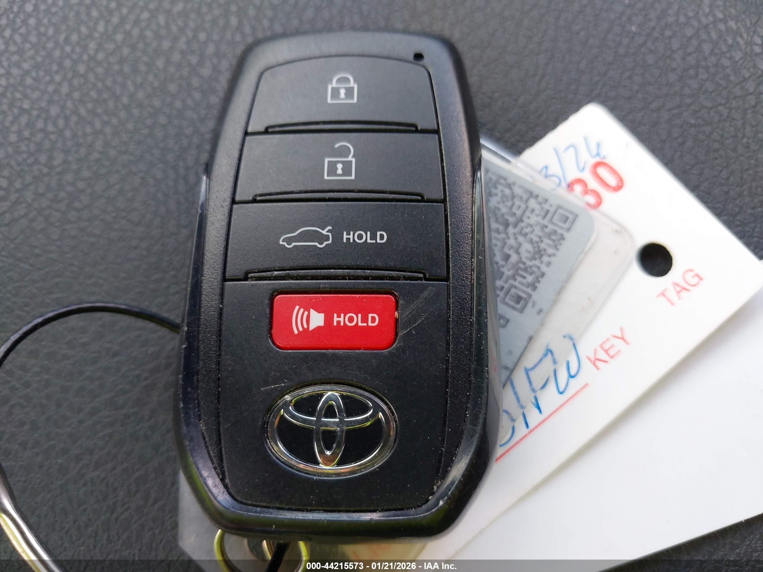 TOYOTA CAMRY image 11