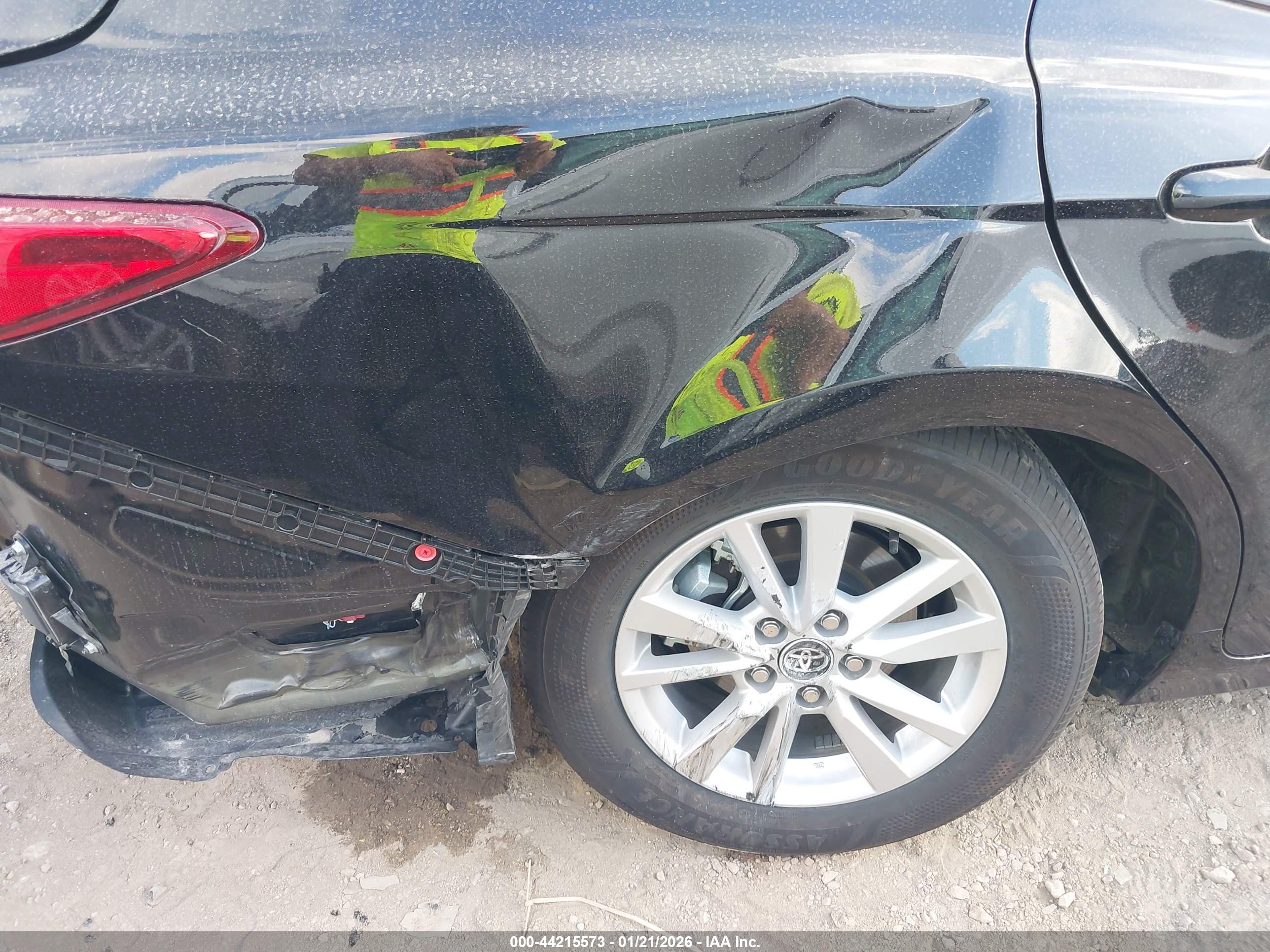 TOYOTA CAMRY image 6