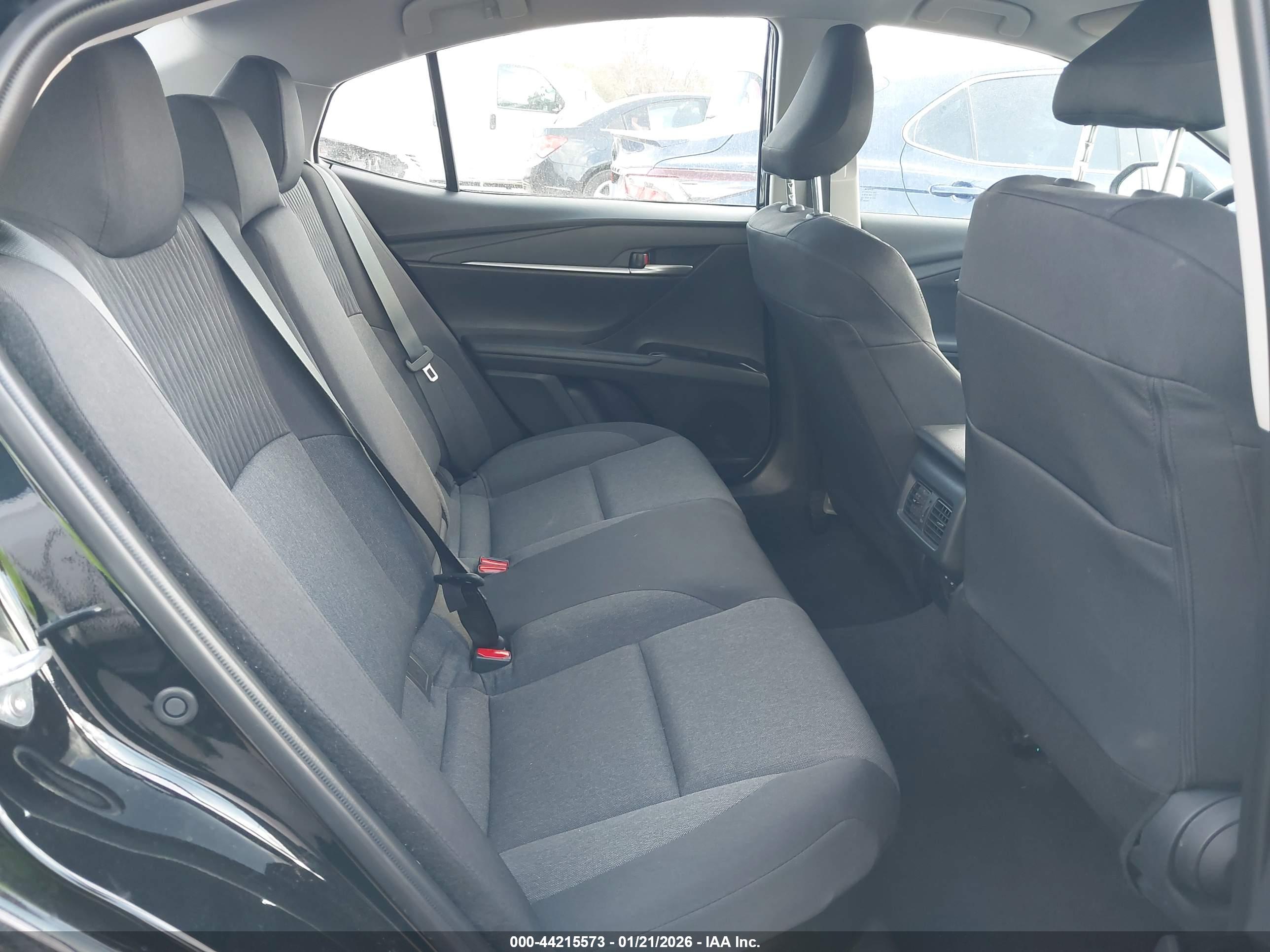 TOYOTA CAMRY image 8