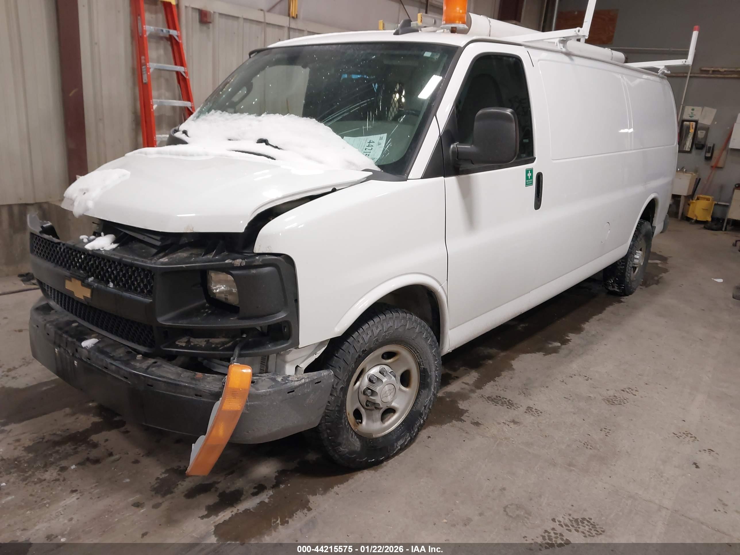 CHEVROLET EXPRESS image 2