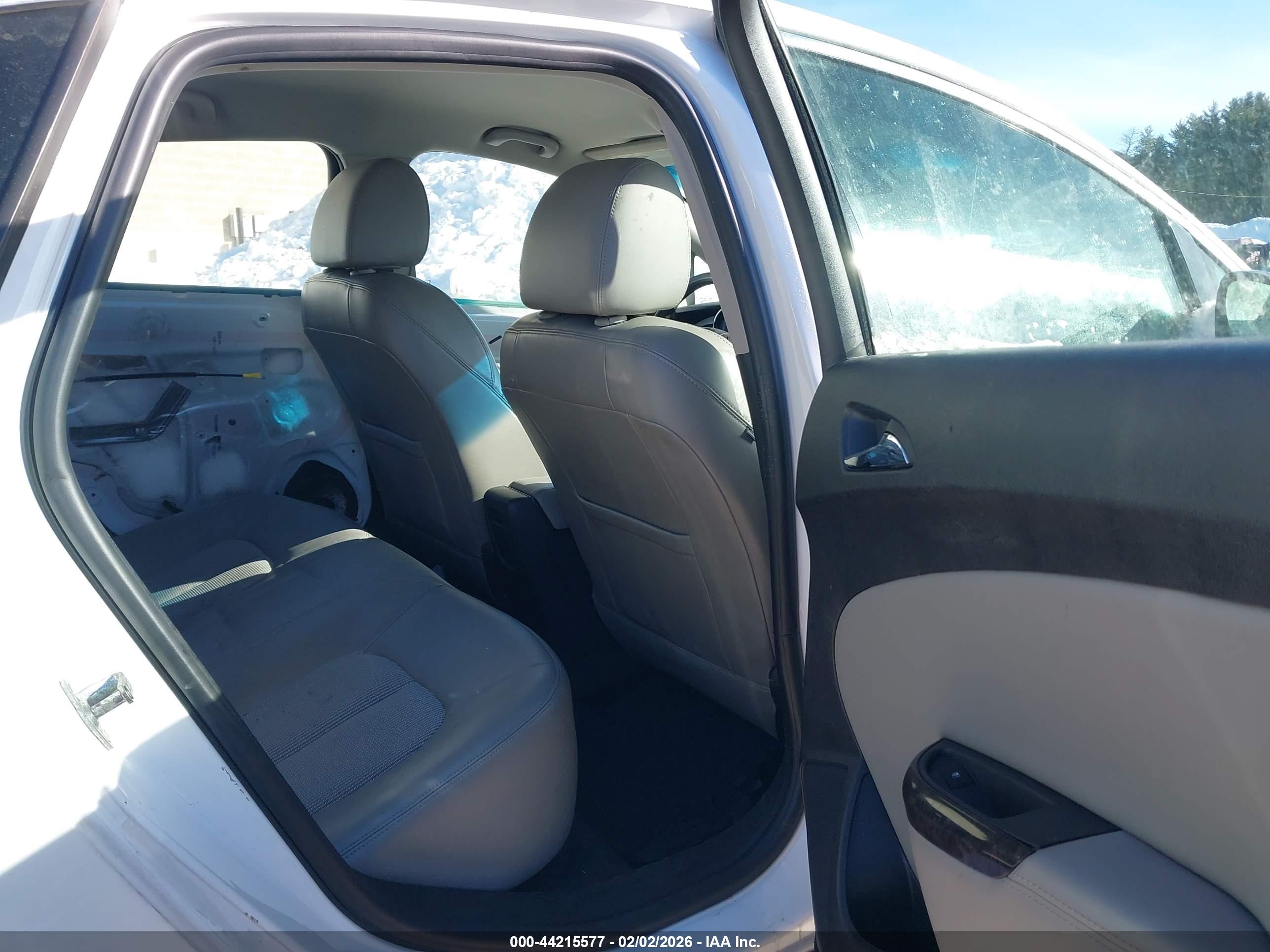 BUICK VERANO image 8