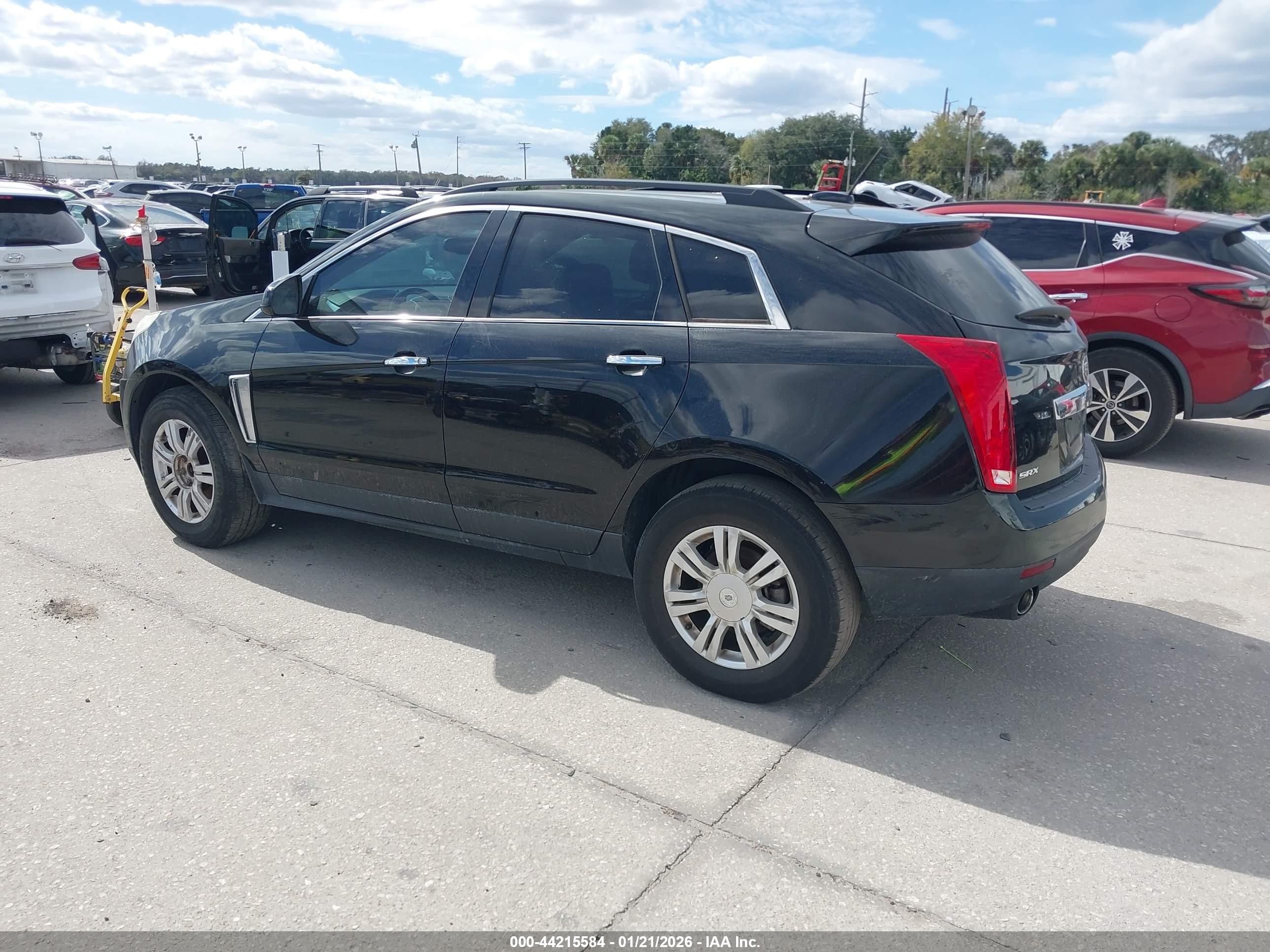 CADILLAC SRX image 3