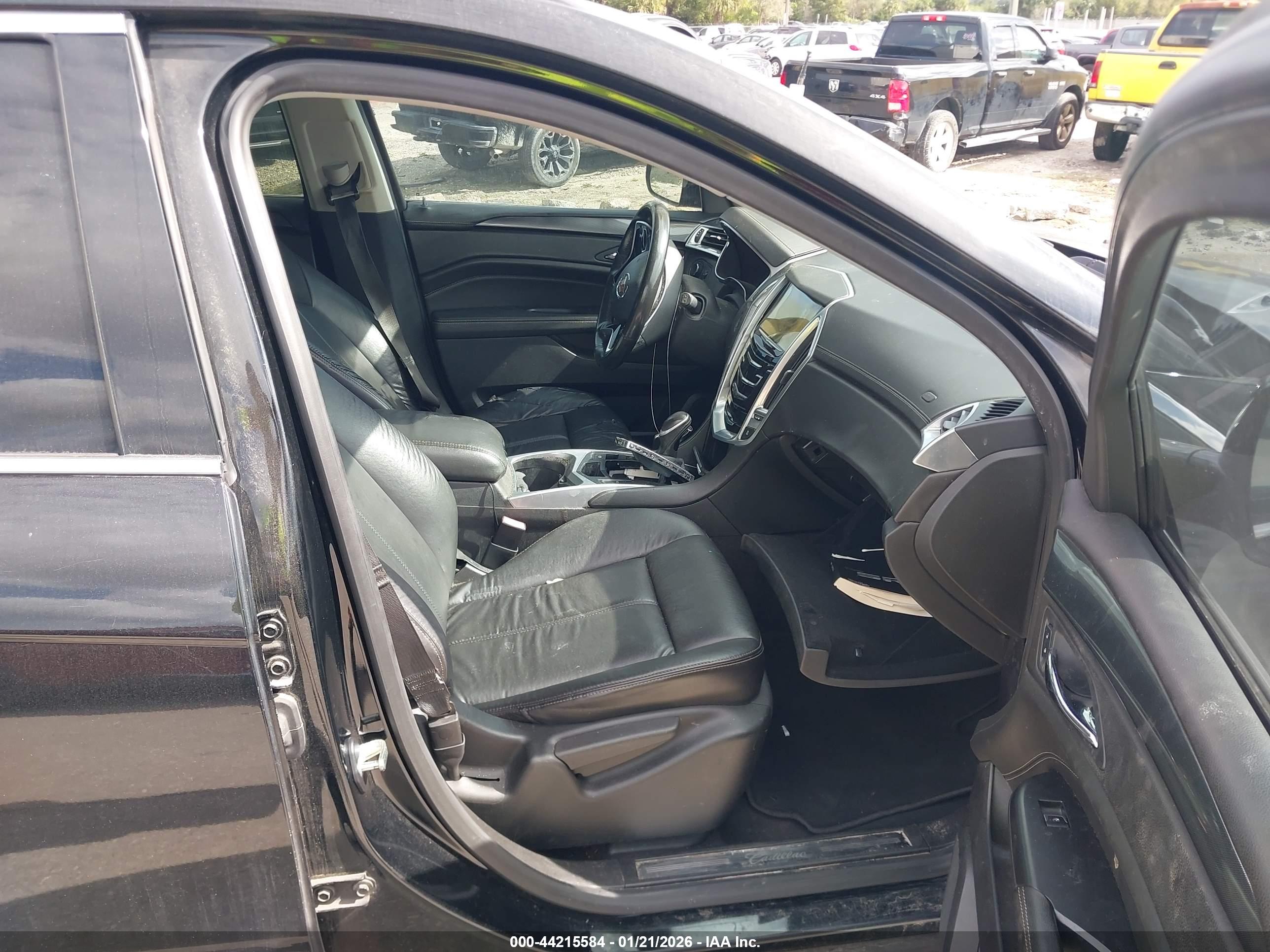CADILLAC SRX image 5