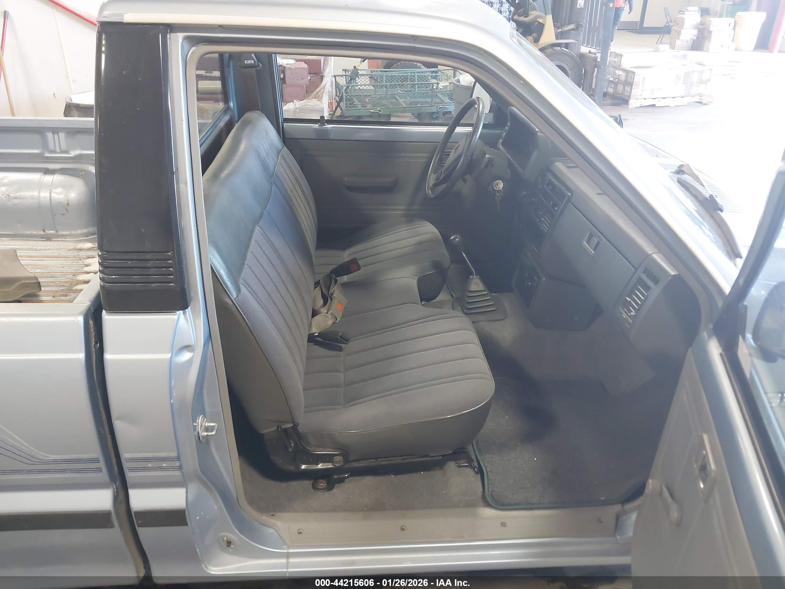 MAZDA B2200 image 5