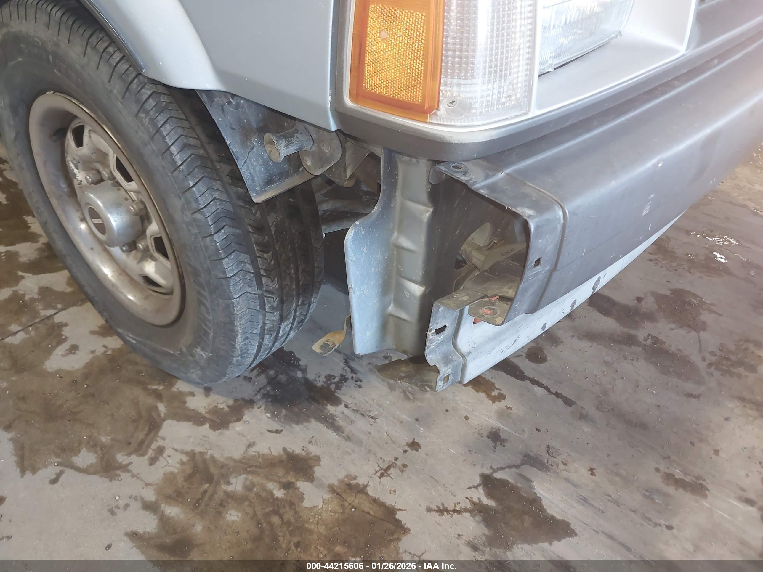 MAZDA B2200 image 6