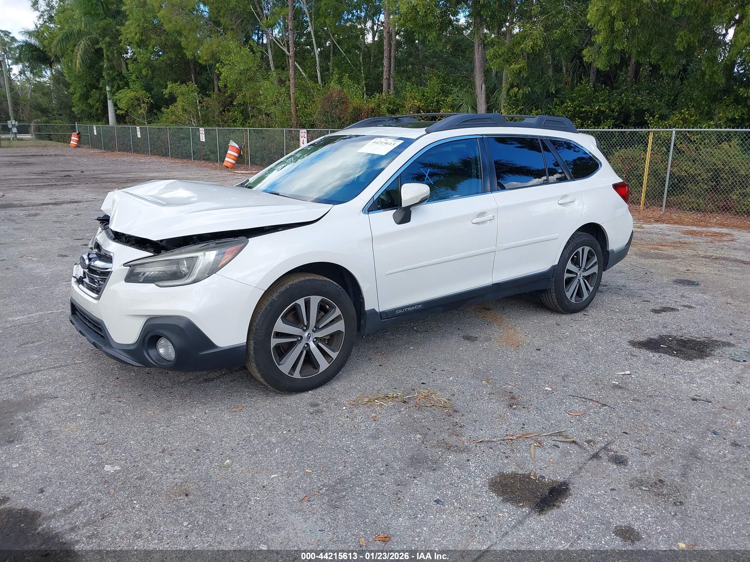SUBARU OUTBACK image 2