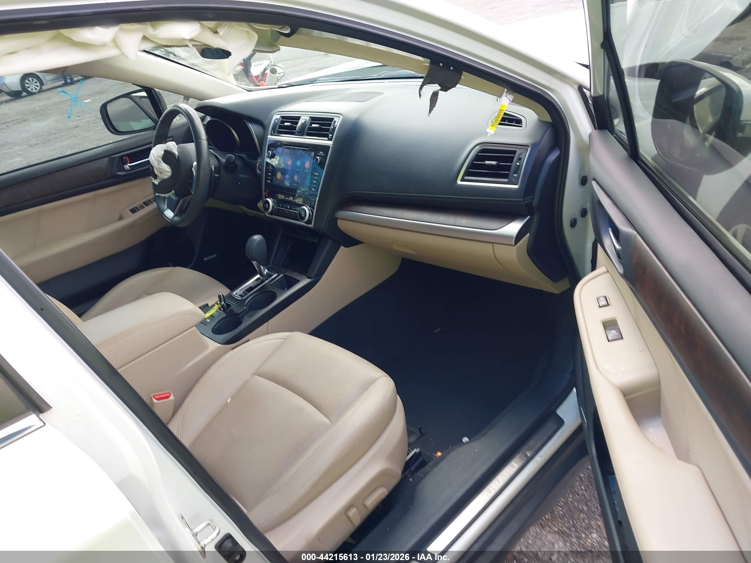 SUBARU OUTBACK image 5