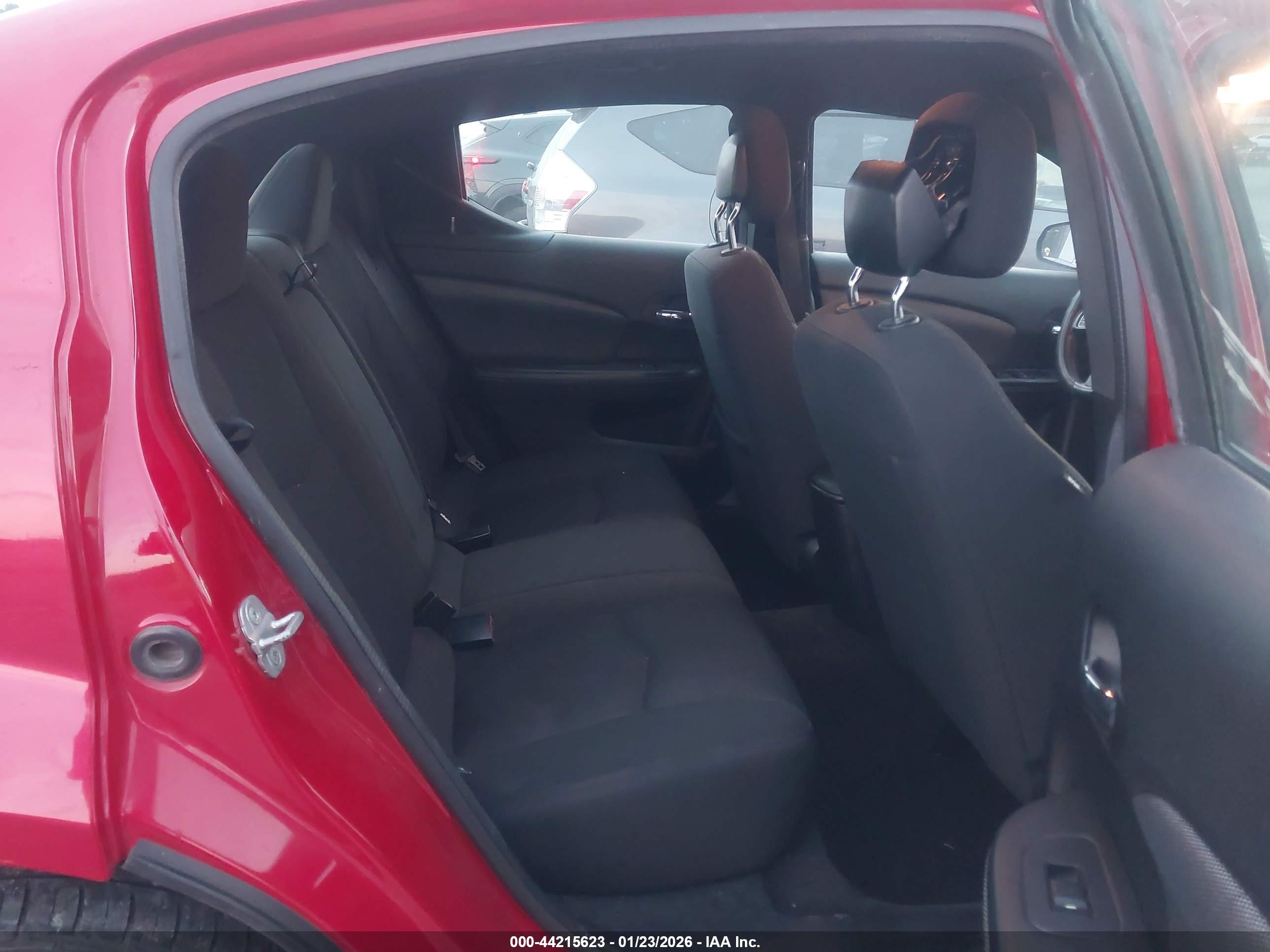 DODGE AVENGER image 8