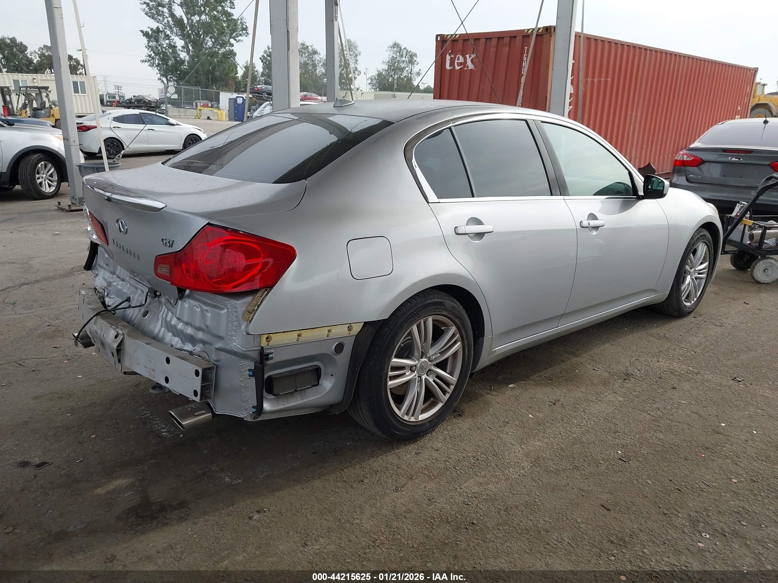 INFINITI G37 image 4