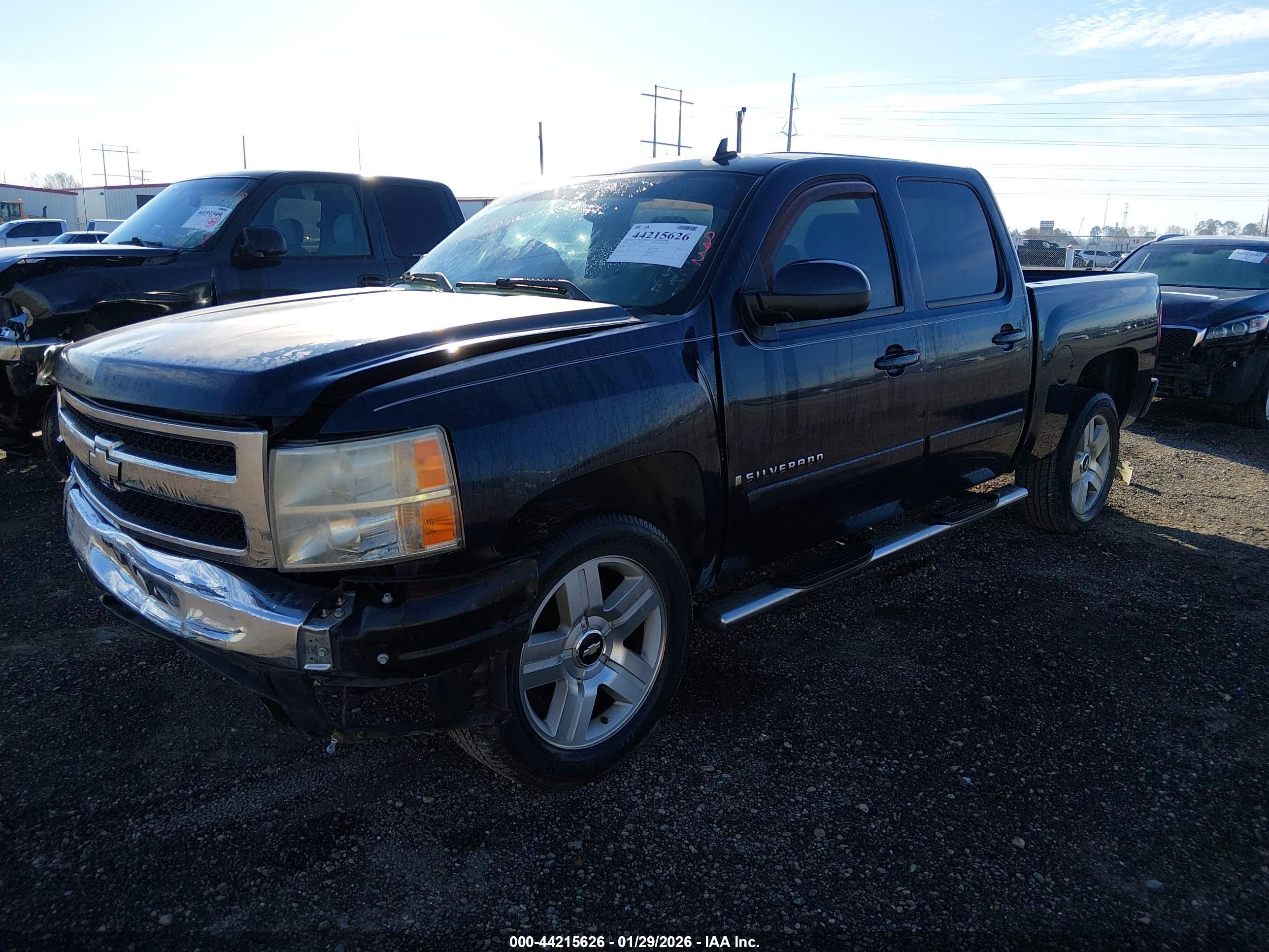 CHEVROLET SILVERADO image 2