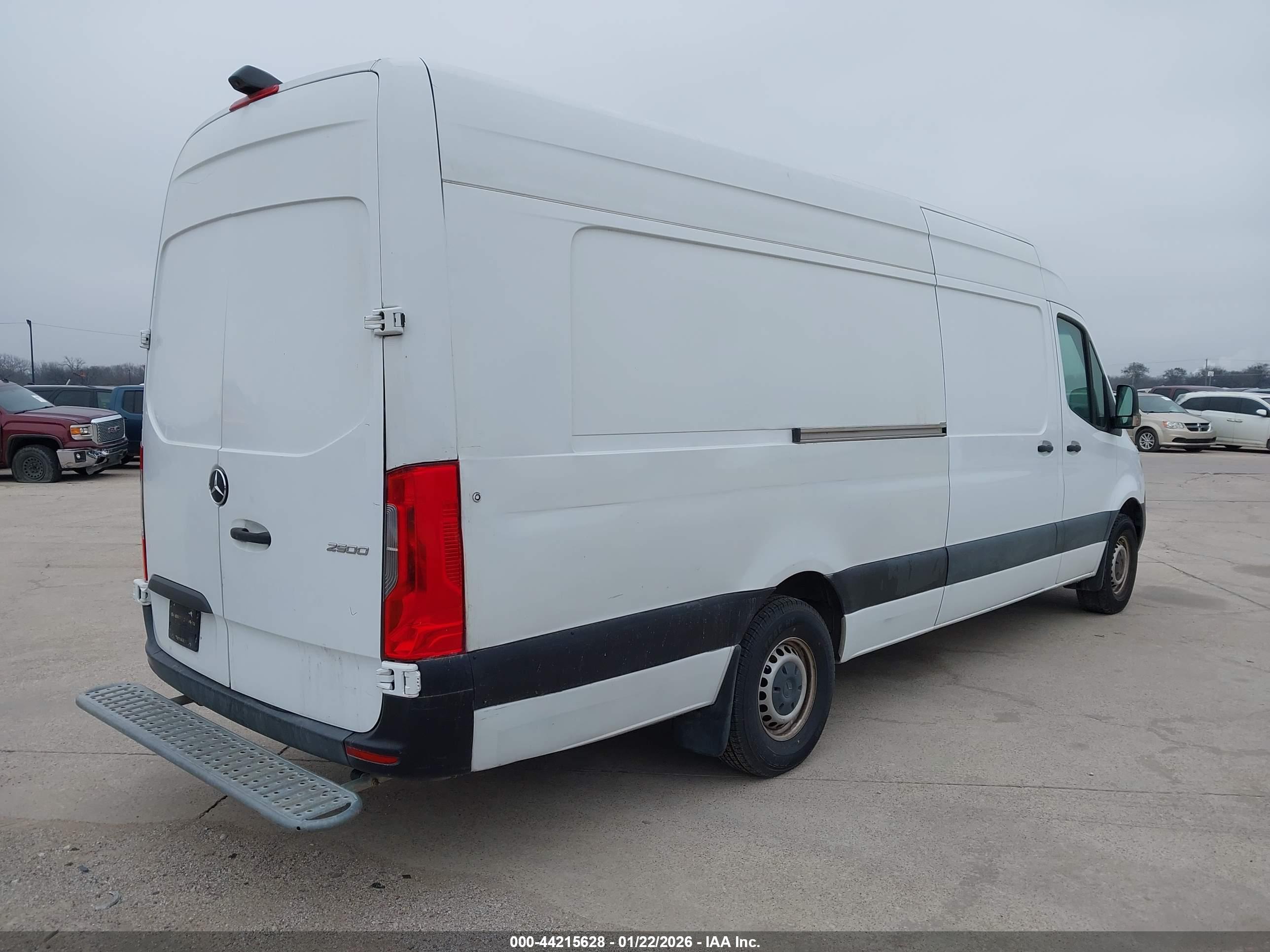MERCEDES-BENZ SPRINTER image 4