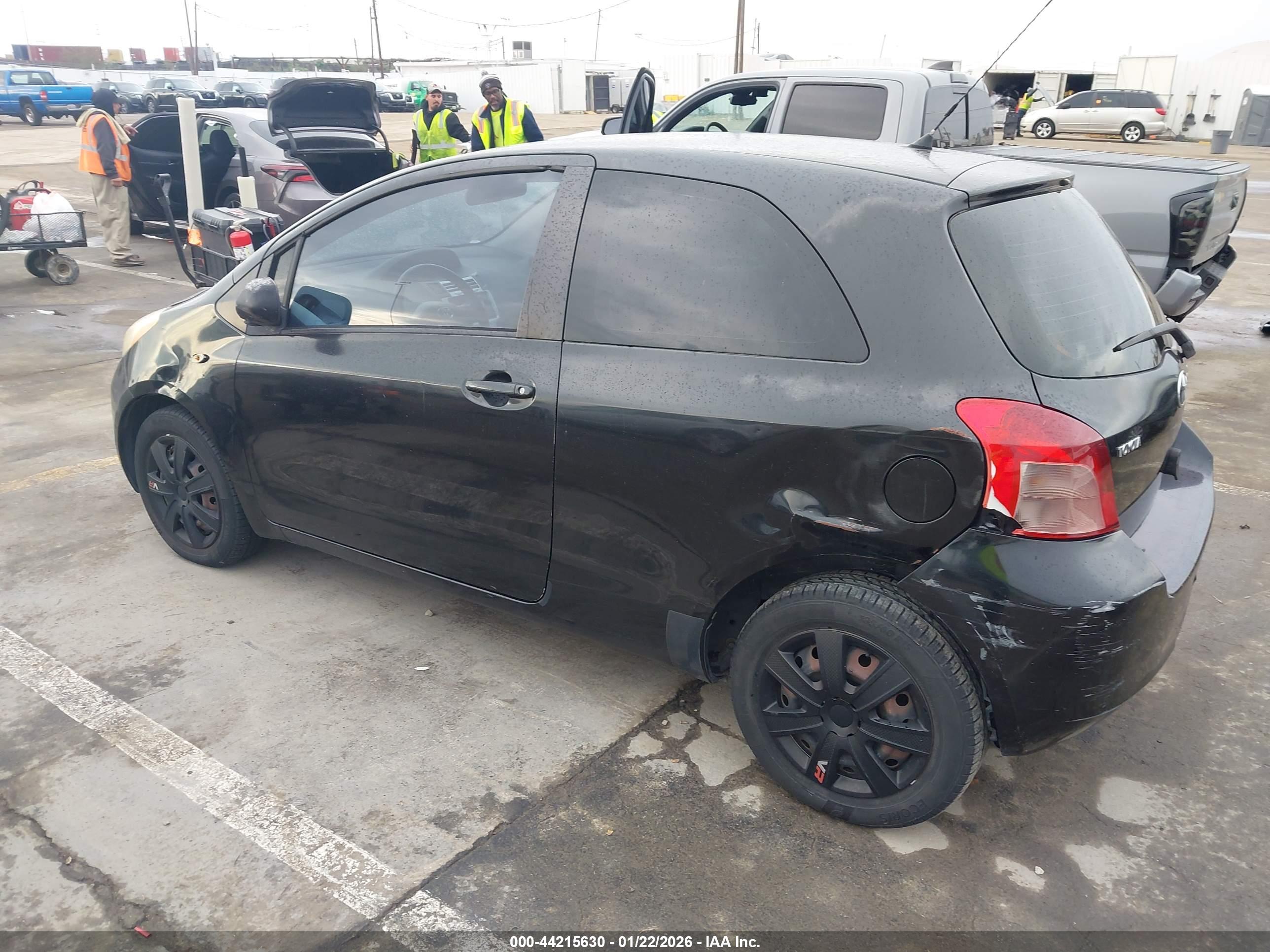 TOYOTA YARIS image 3