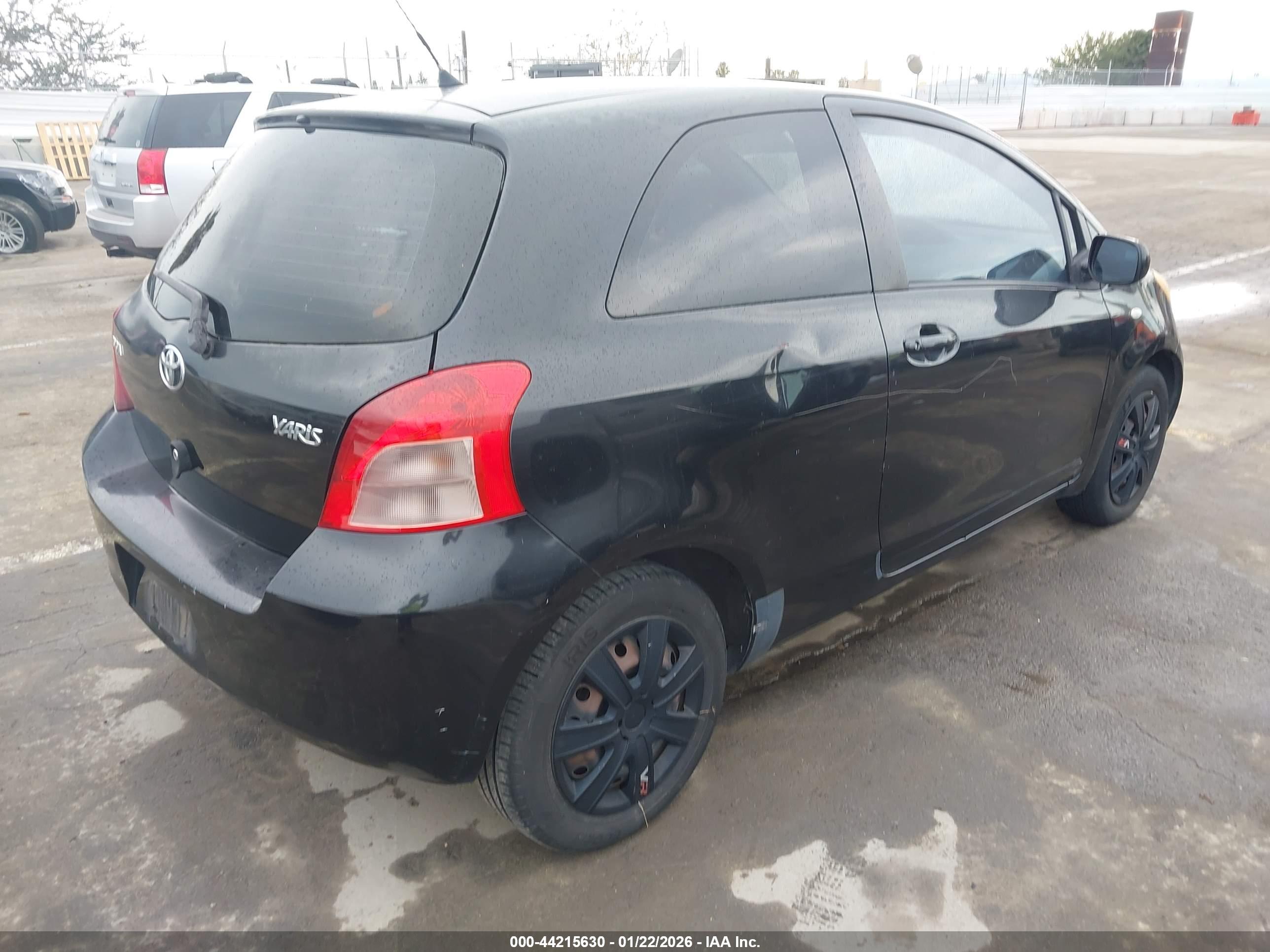 TOYOTA YARIS image 4