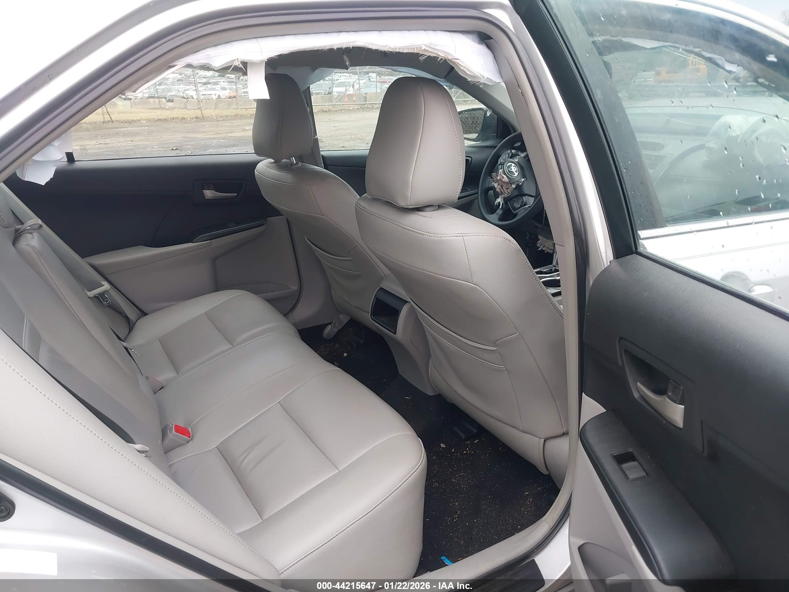 TOYOTA CAMRY image 8