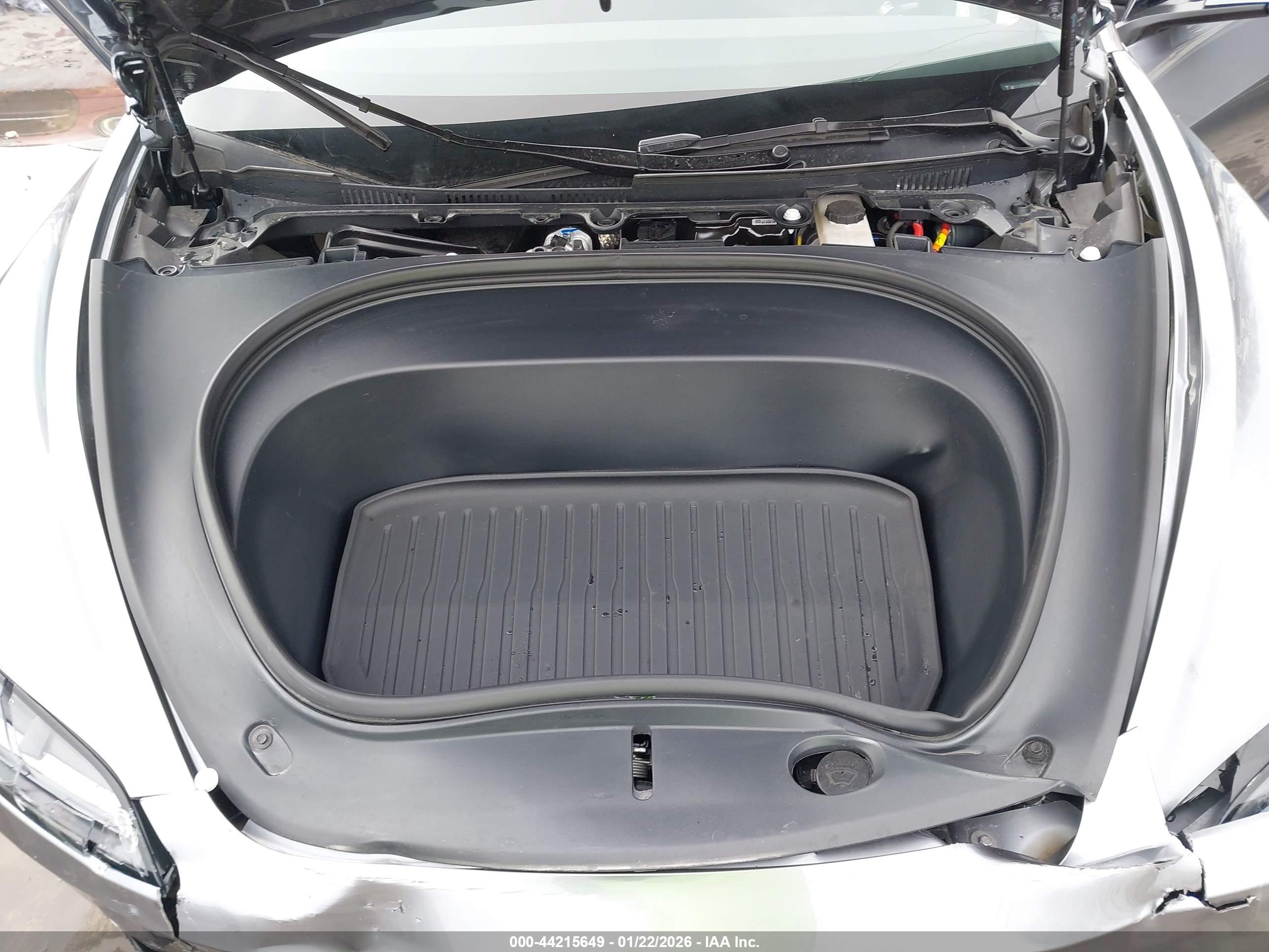 TESLA MODEL image 10