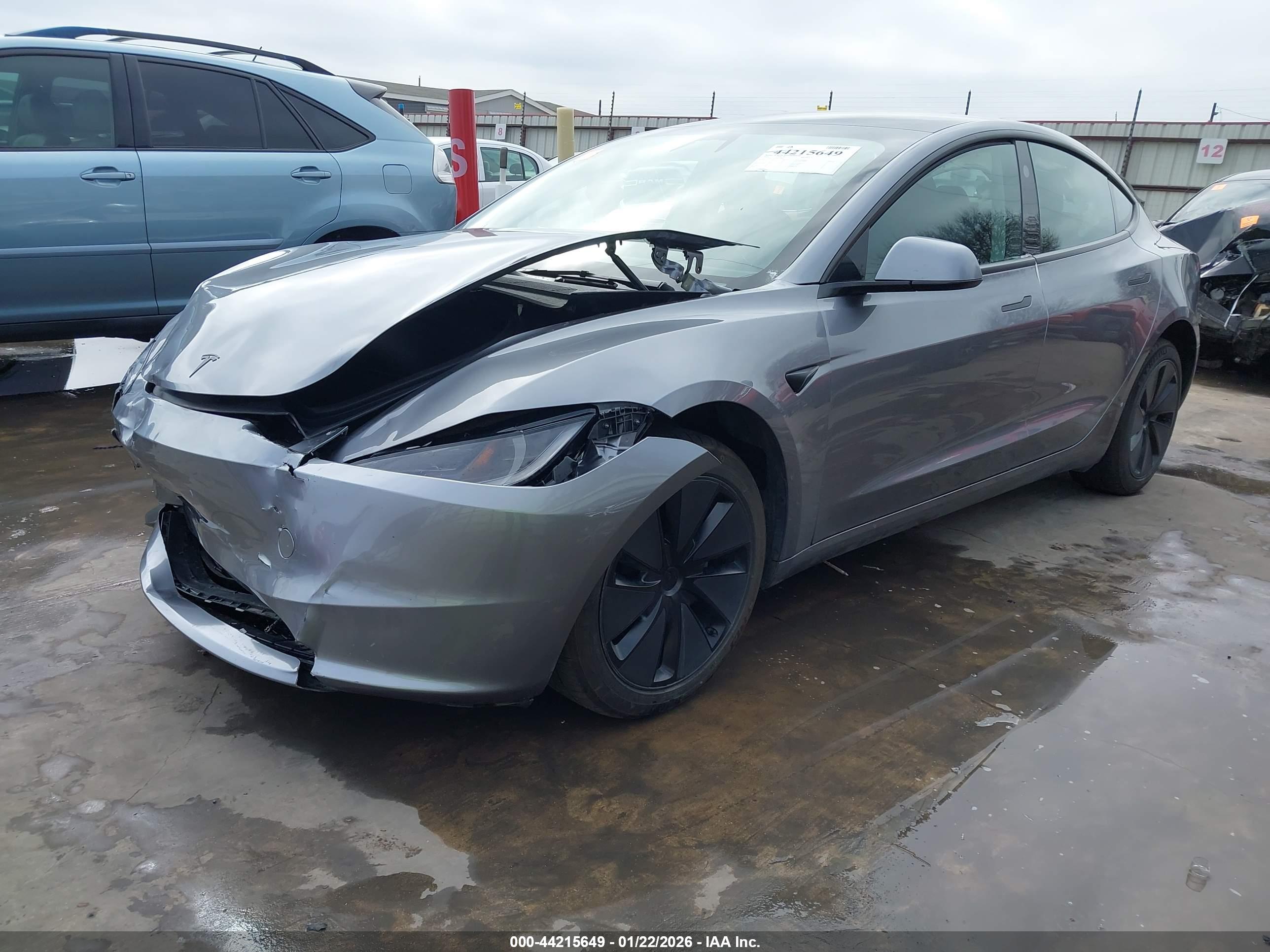TESLA MODEL image 2