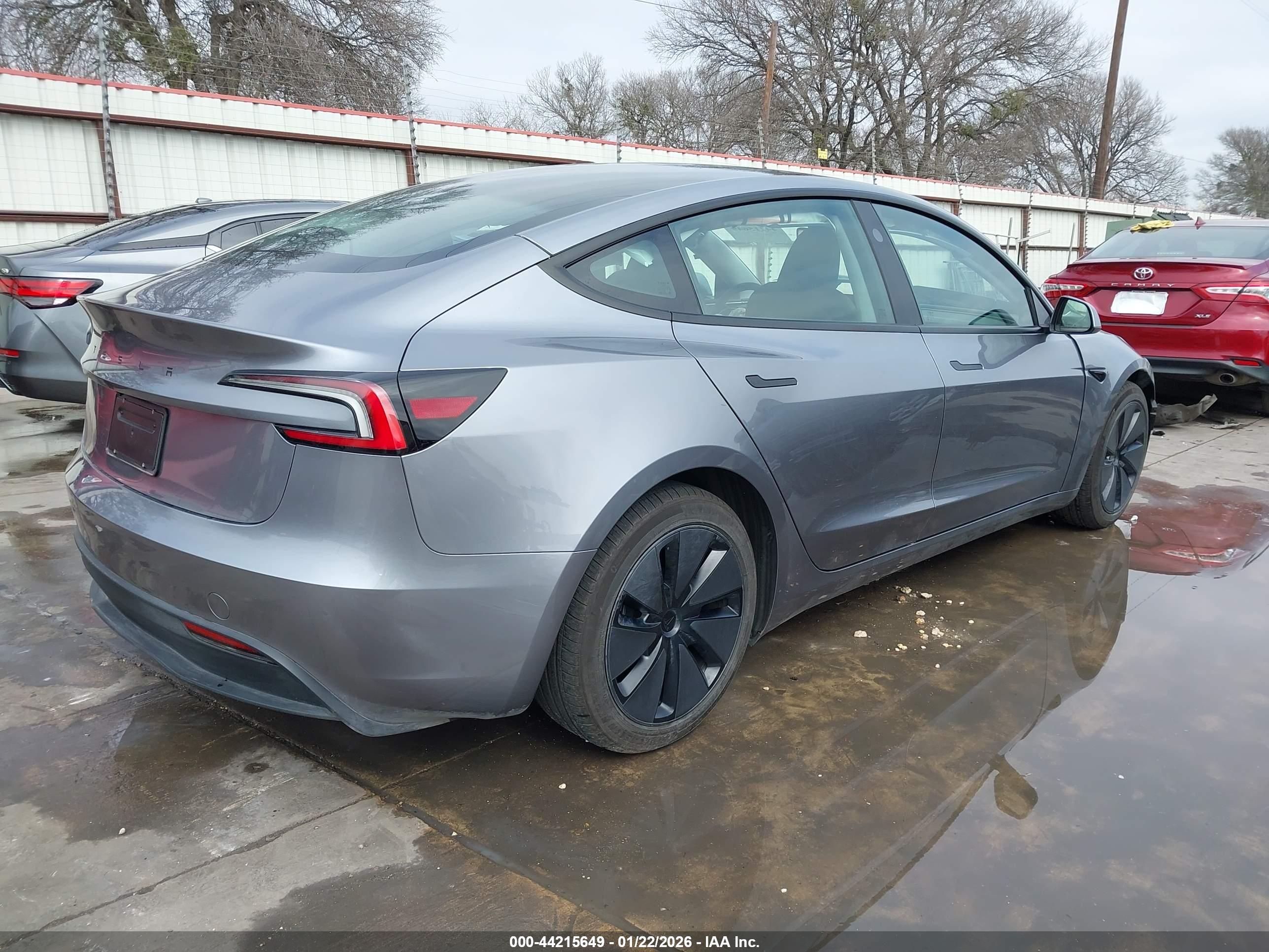 TESLA MODEL image 4