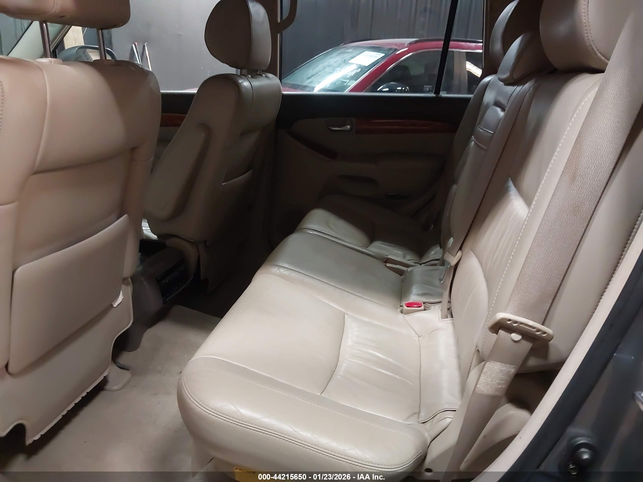 LEXUS GX image 8
