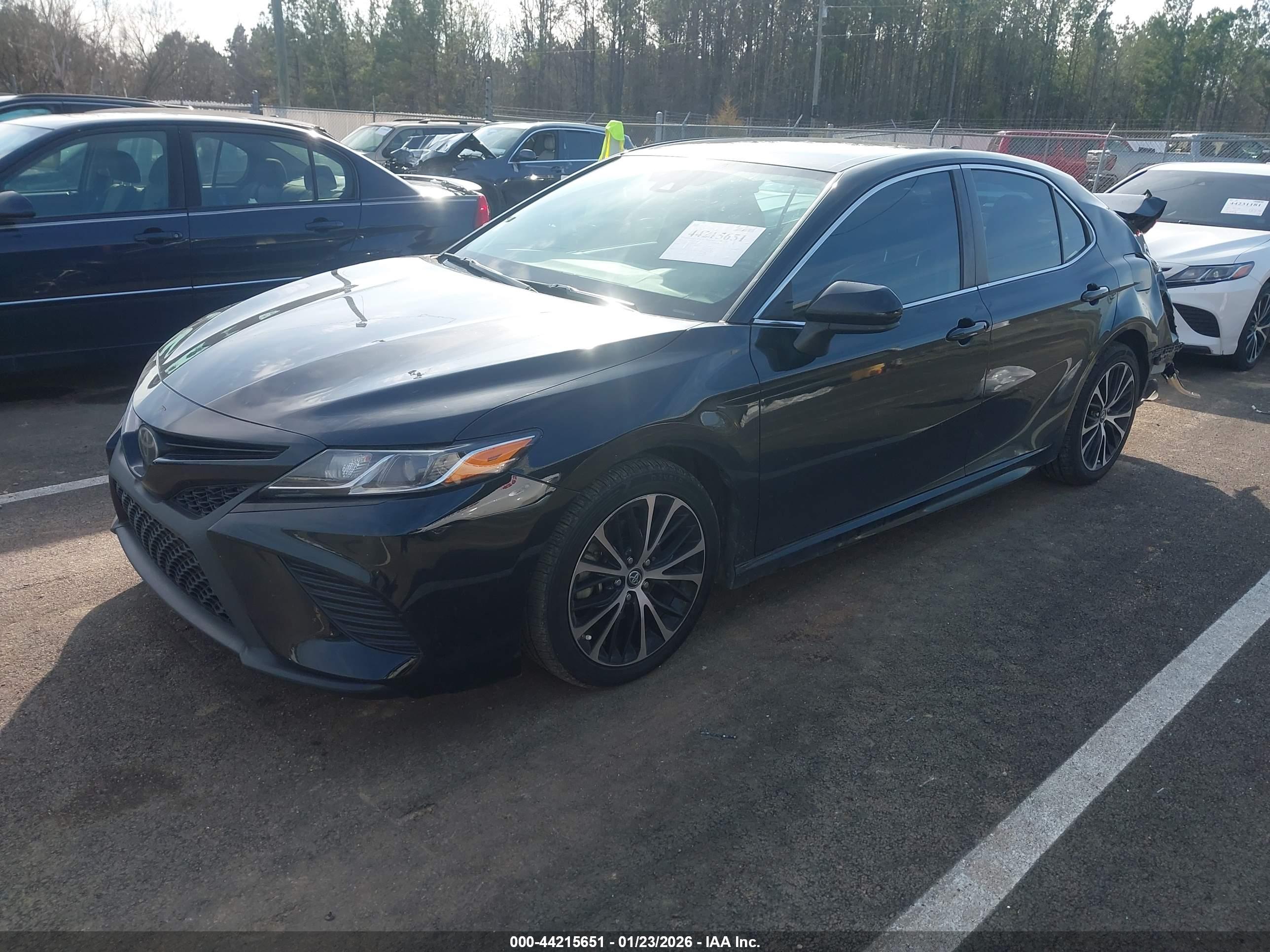 TOYOTA CAMRY image 2