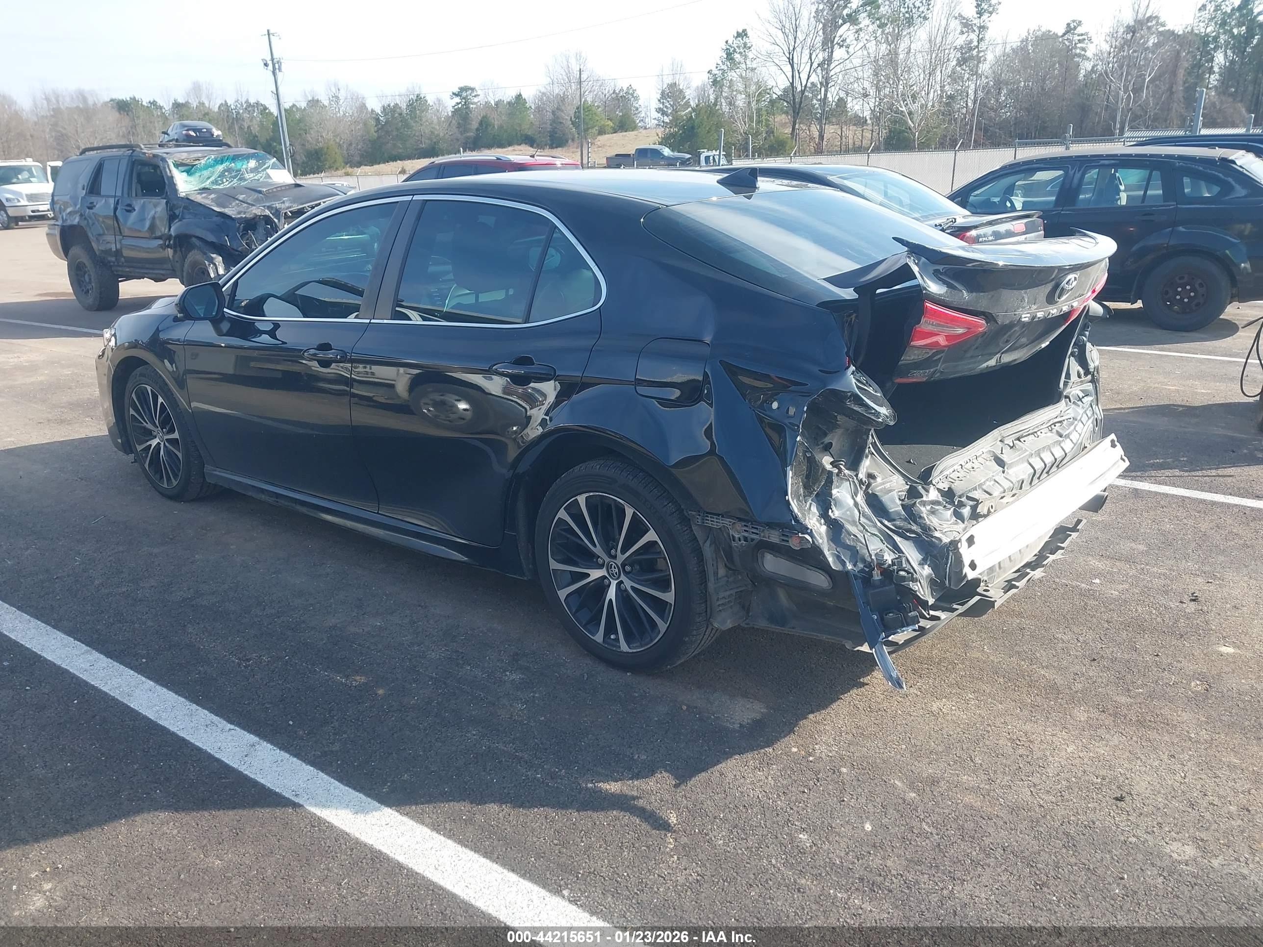 TOYOTA CAMRY image 3