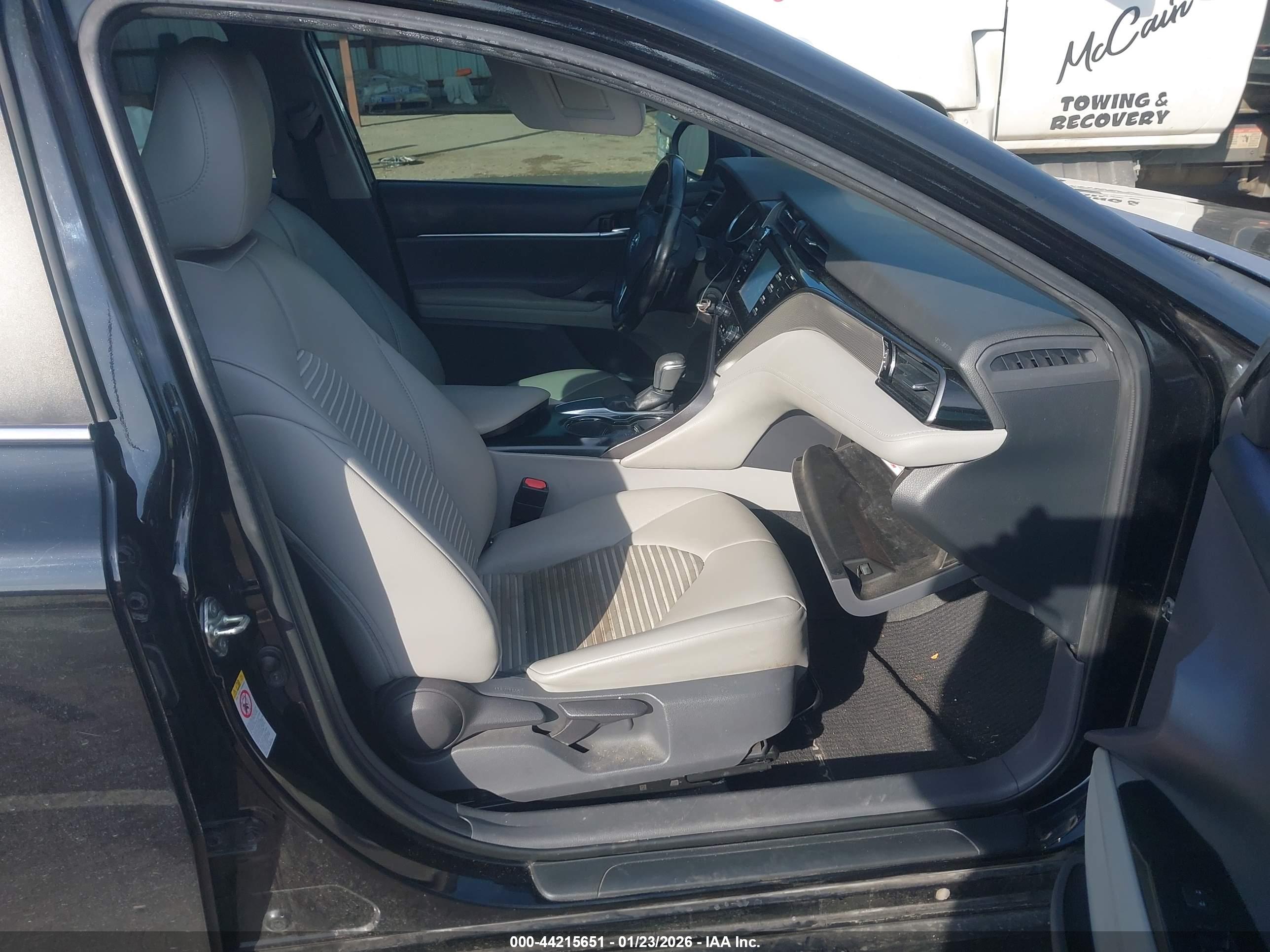 TOYOTA CAMRY image 5