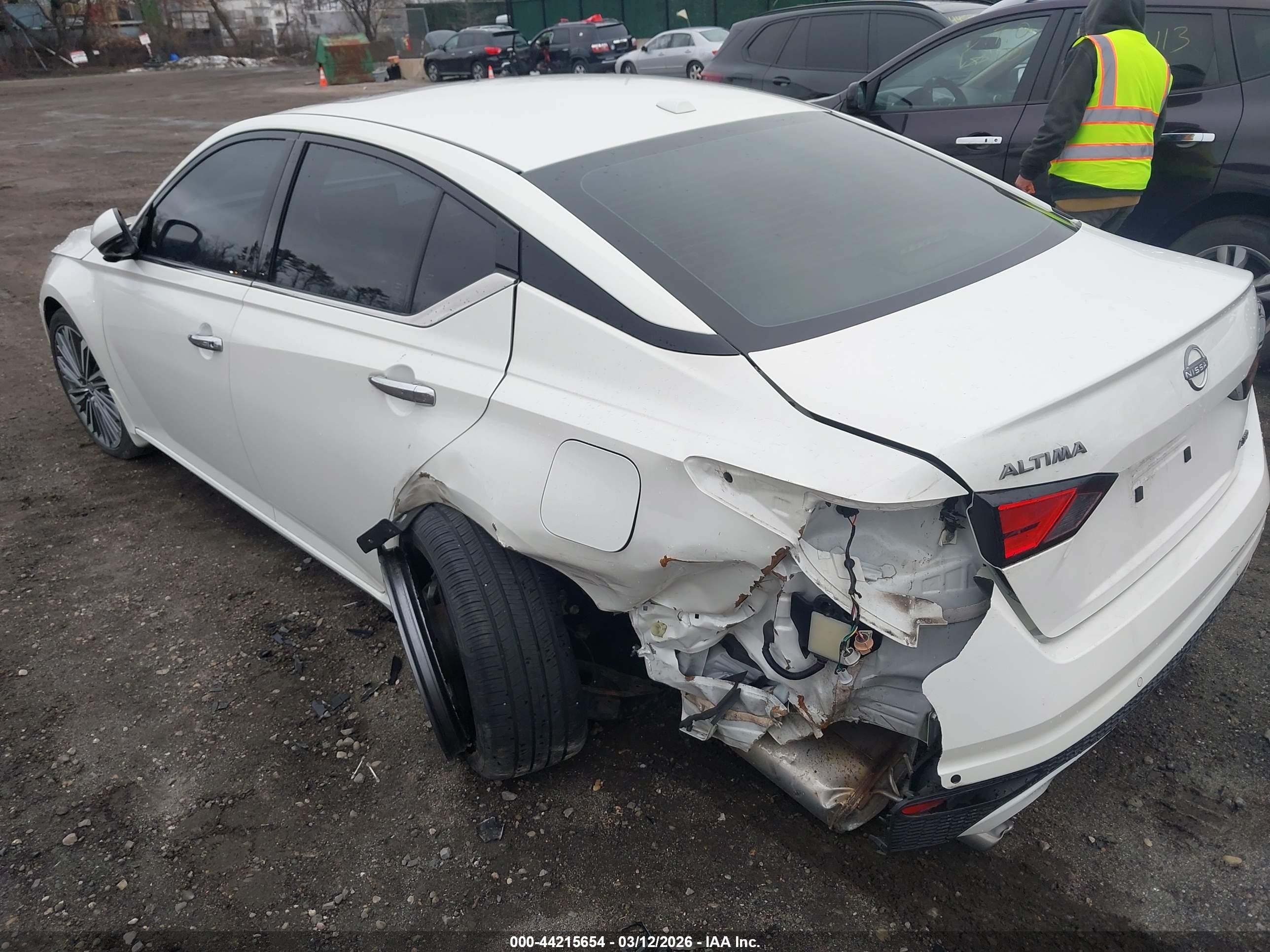 NISSAN ALTIMA image 3