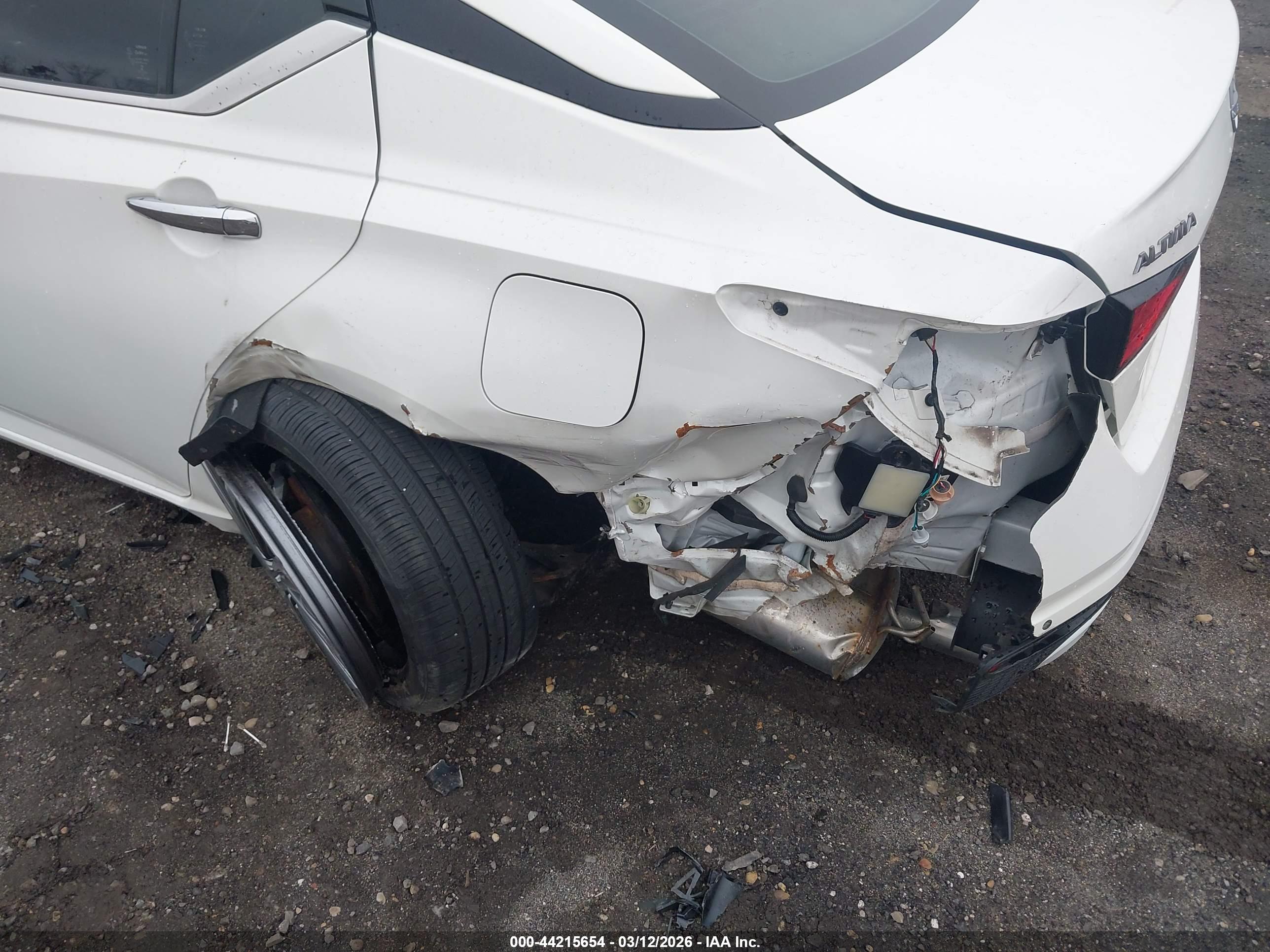 NISSAN ALTIMA image 6