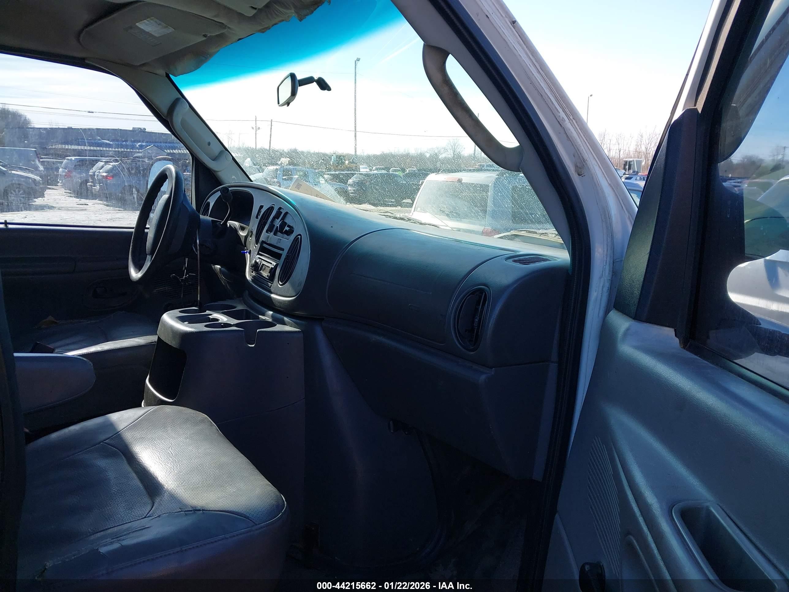 FORD E-350 image 5