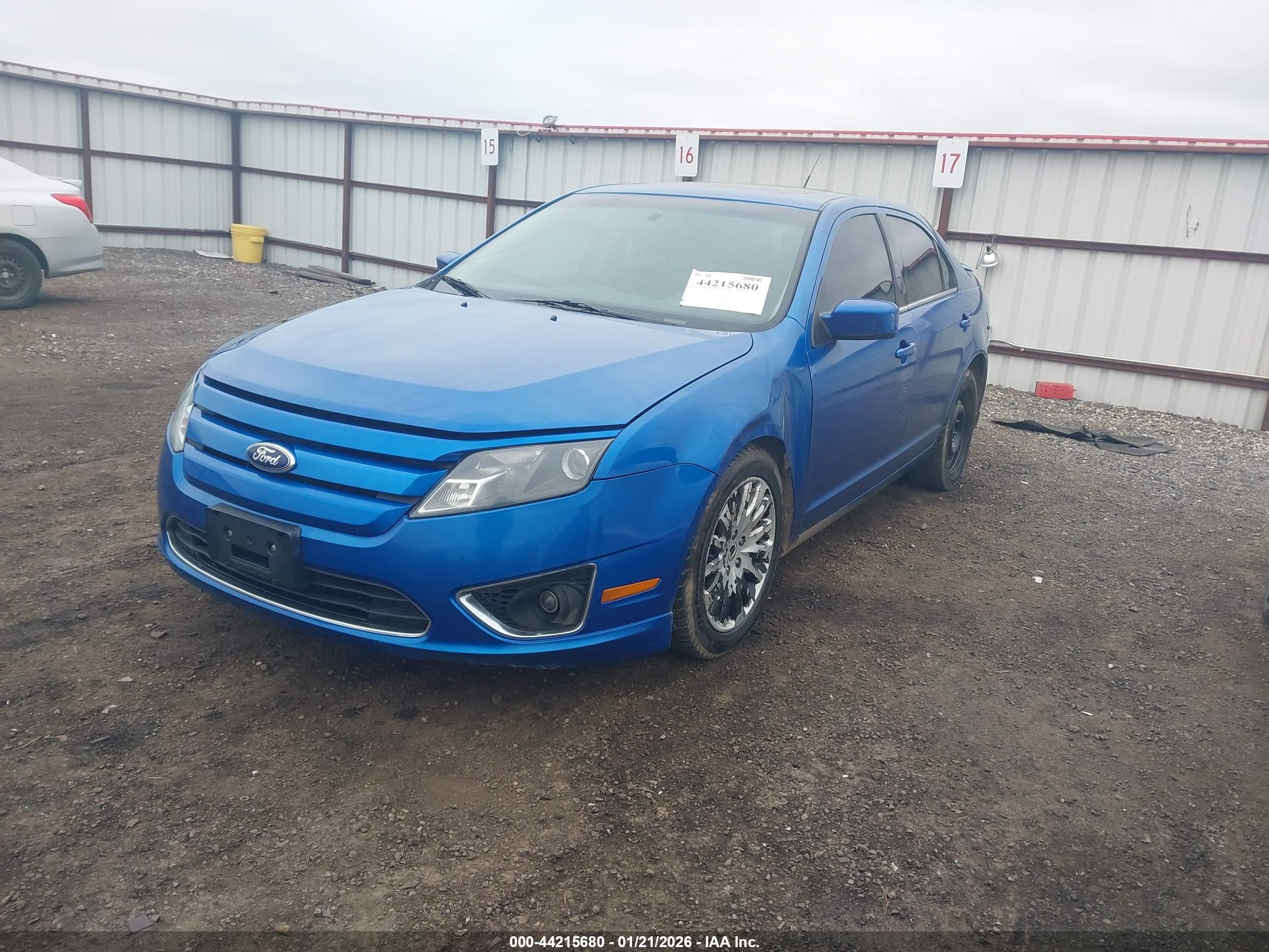 FORD FUSION image 2