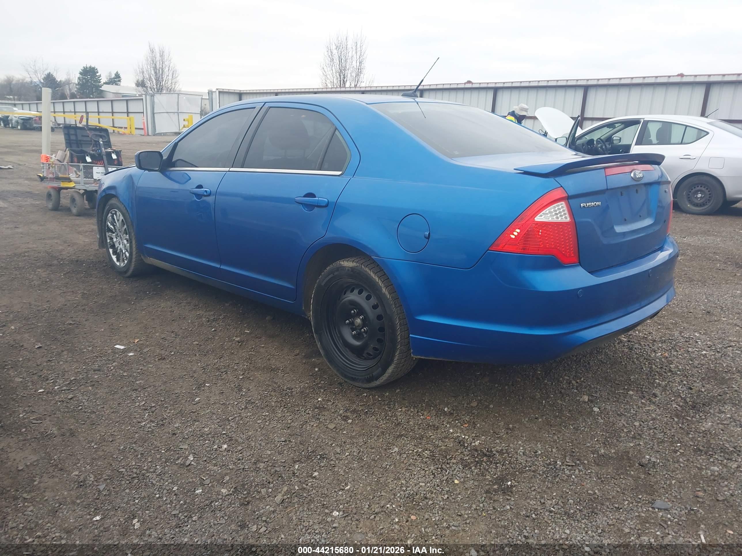 FORD FUSION image 3