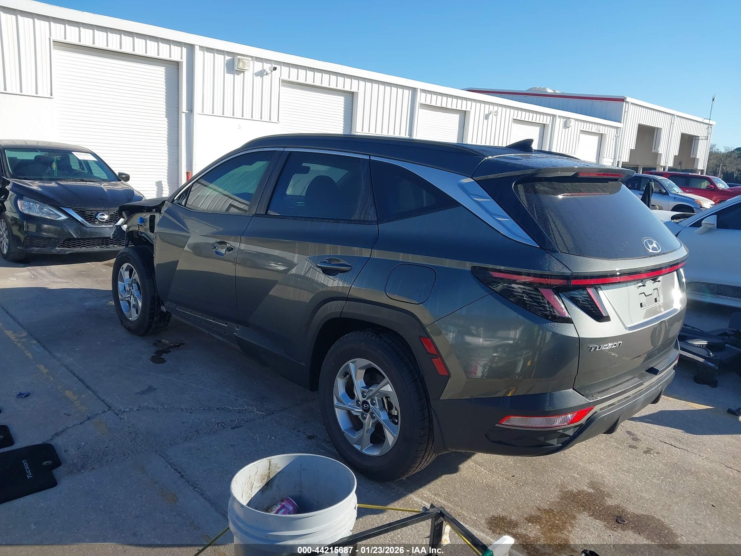 HYUNDAI TUCSON image 3