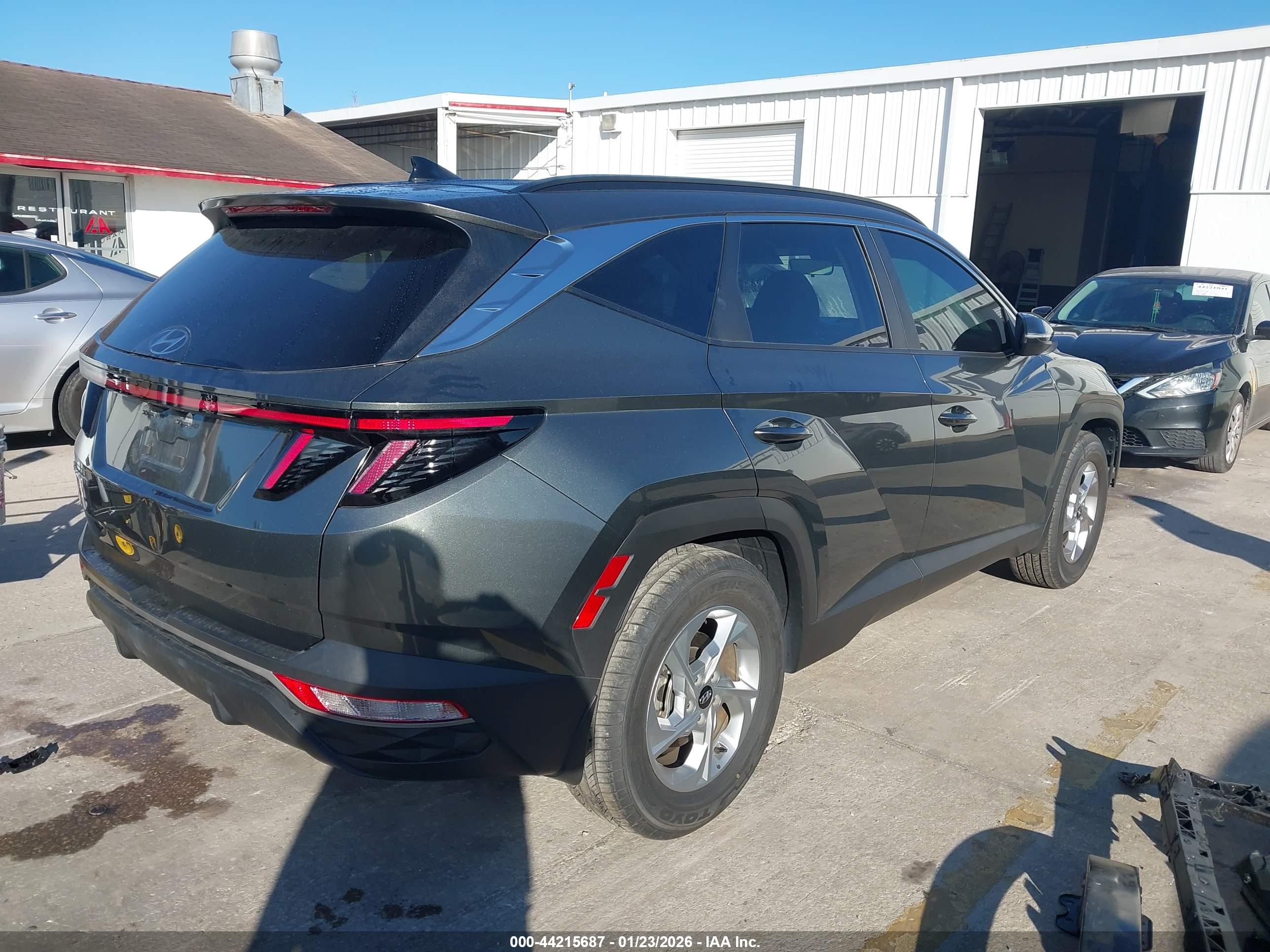HYUNDAI TUCSON image 4