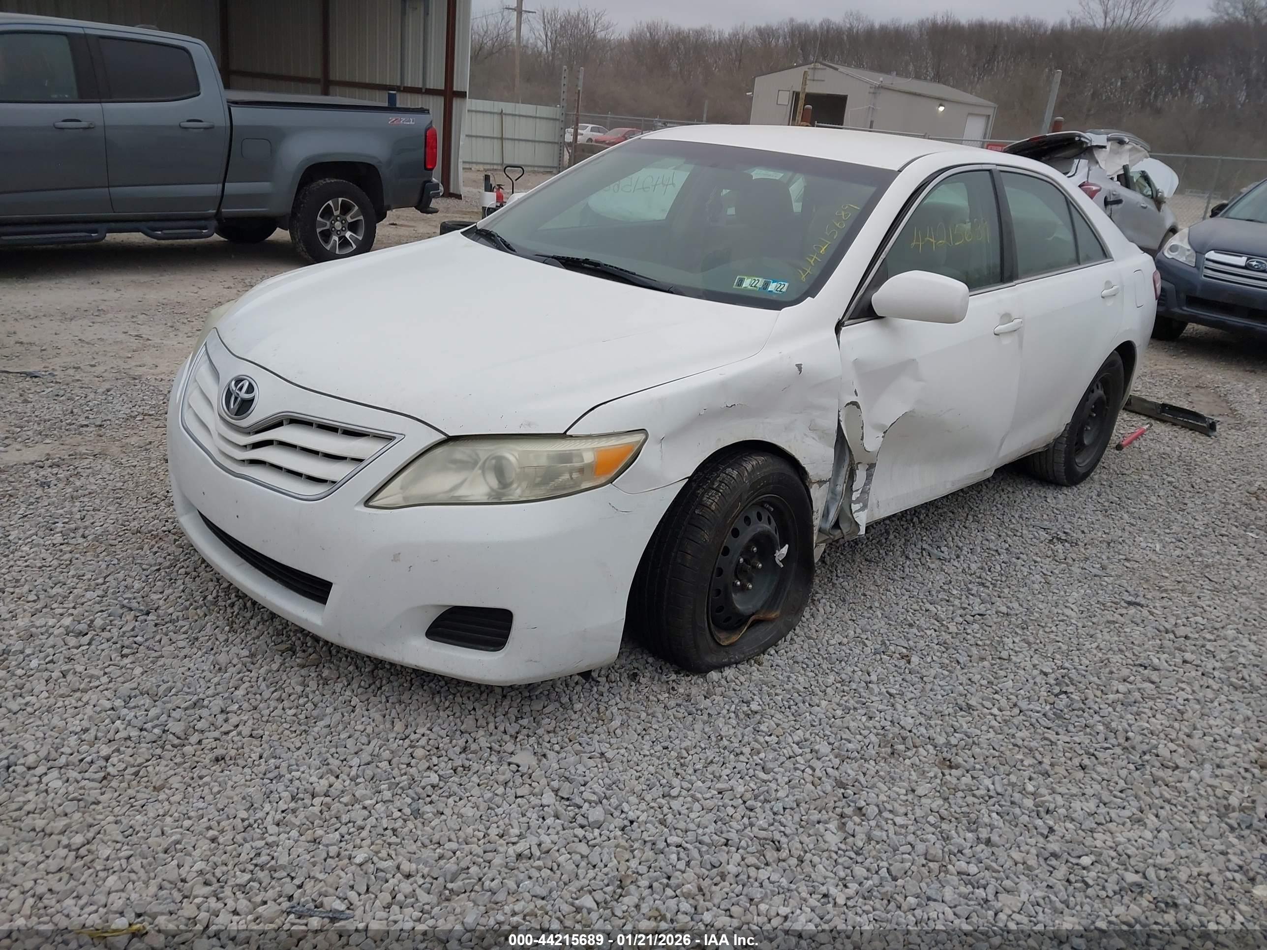 TOYOTA CAMRY image 2