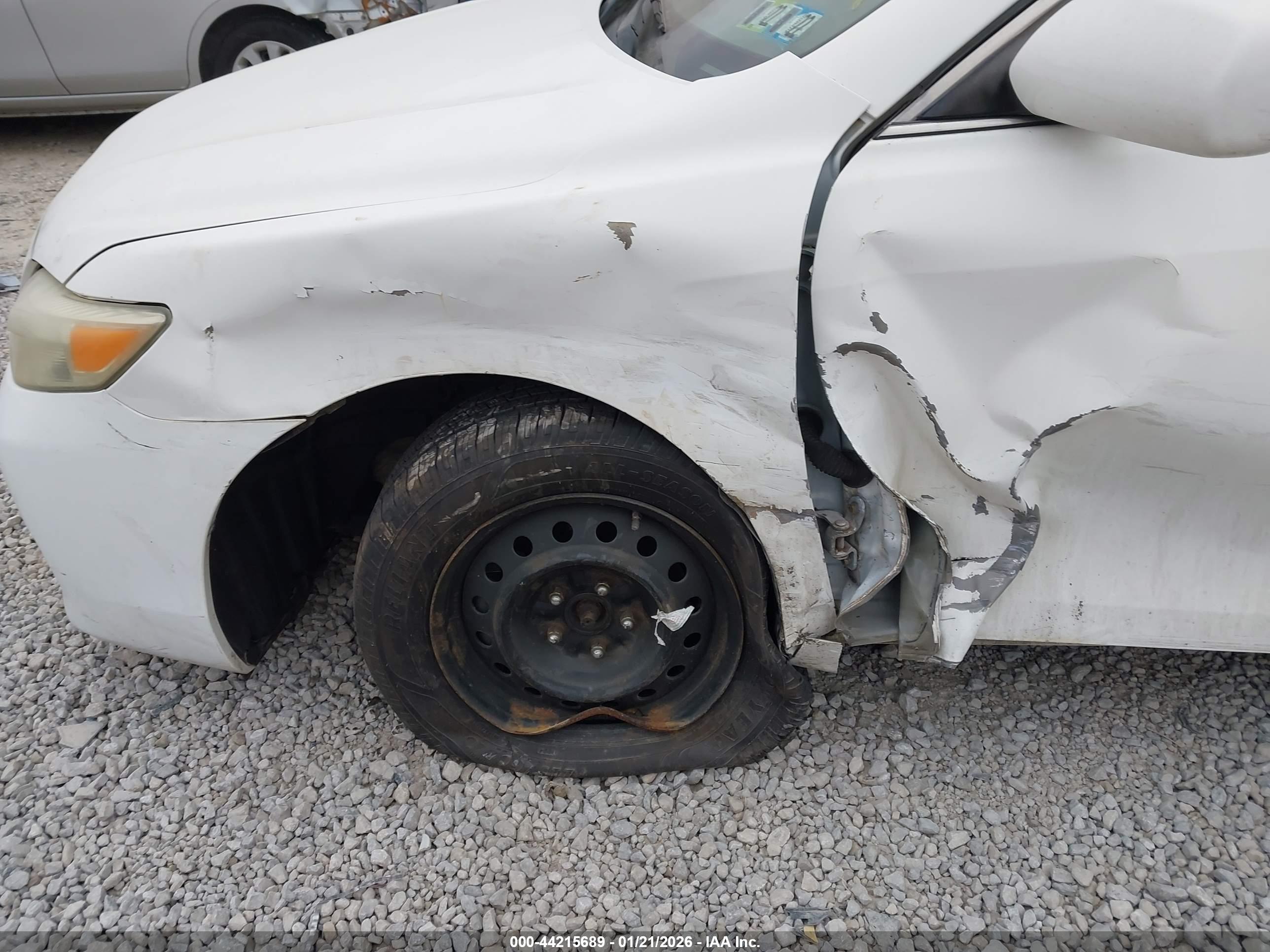 TOYOTA CAMRY image 6
