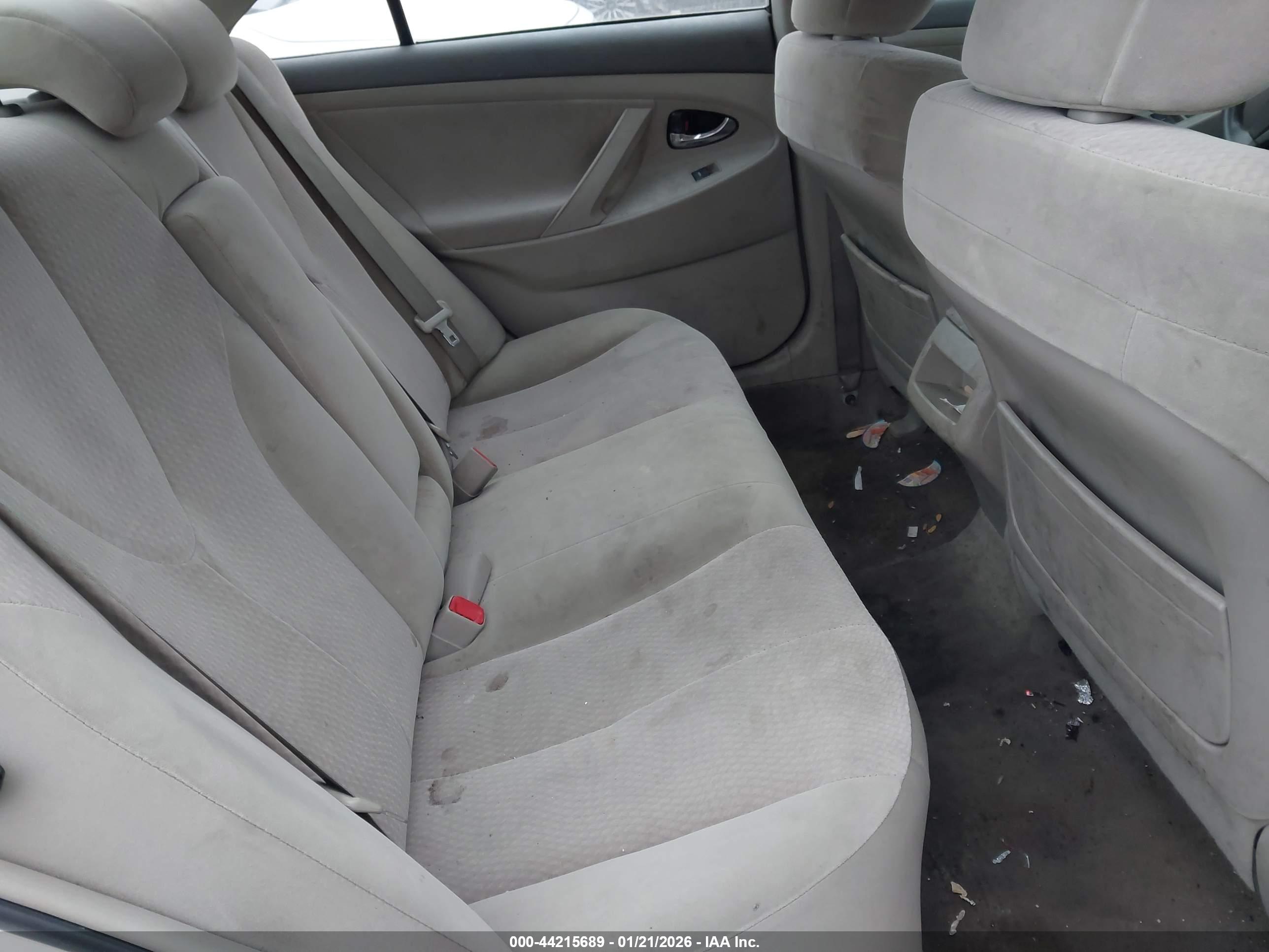 TOYOTA CAMRY image 8