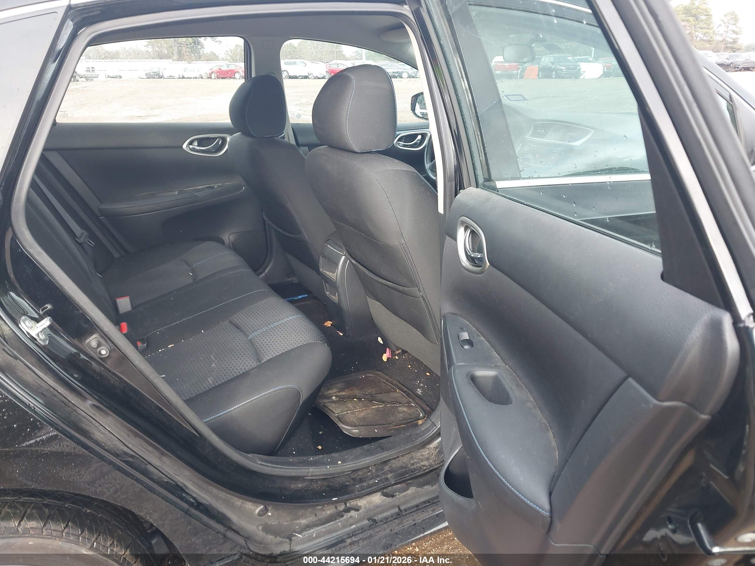 NISSAN SENTRA image 8