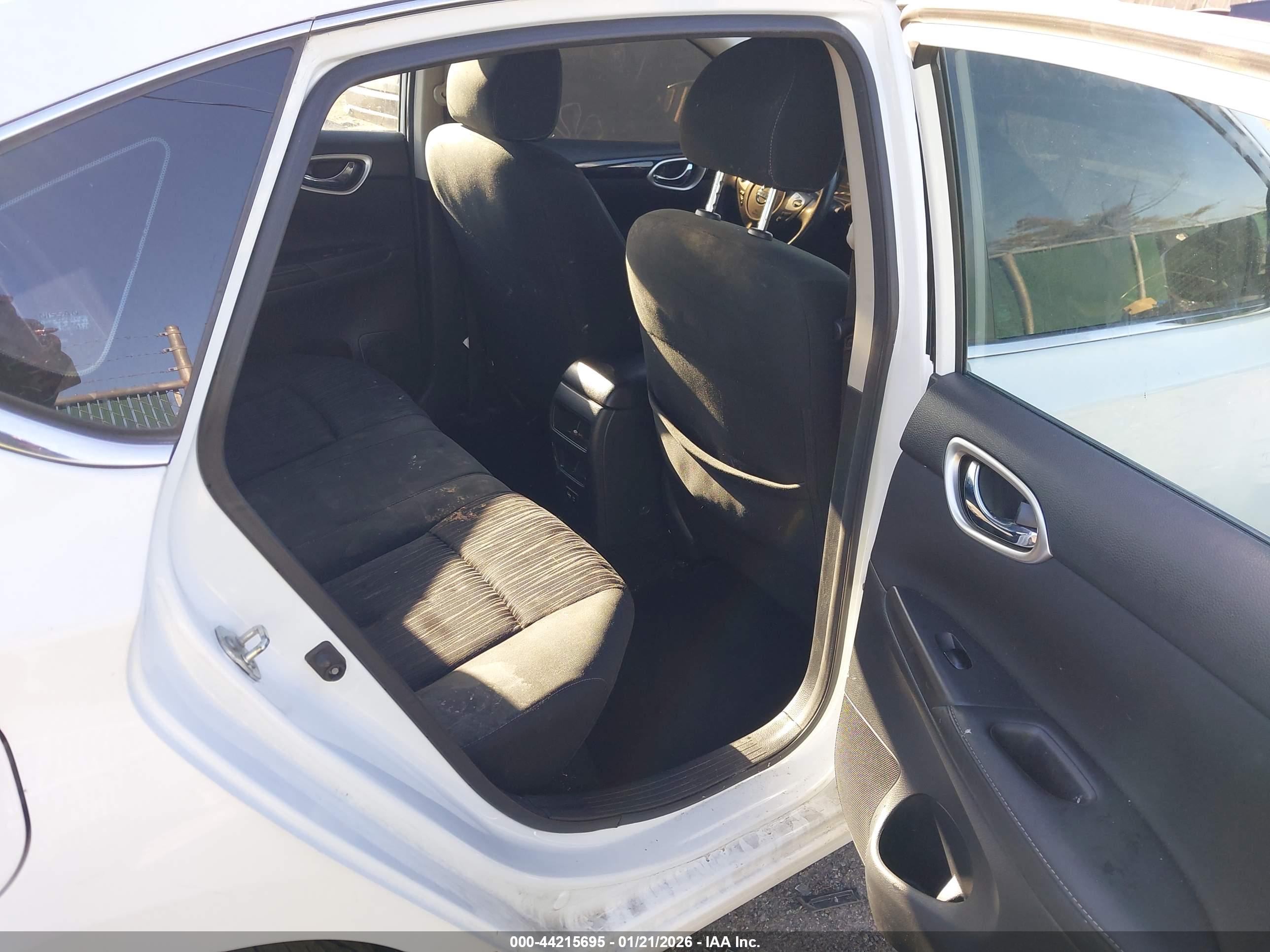 NISSAN SENTRA image 8