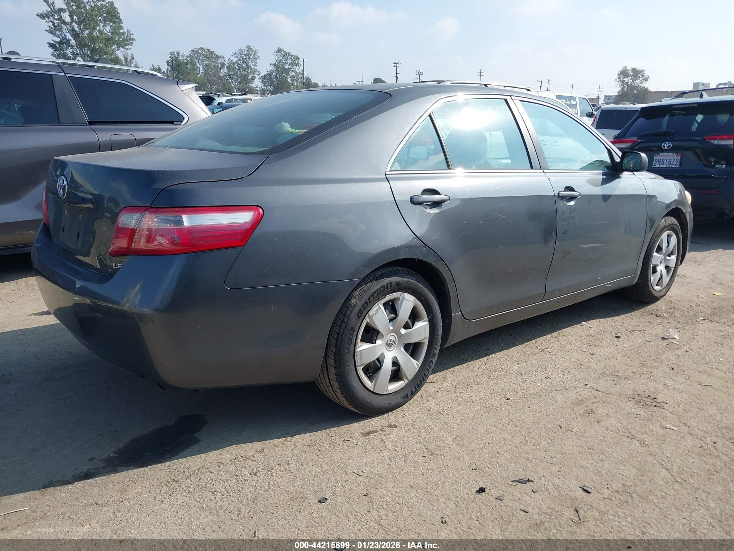 TOYOTA CAMRY image 4