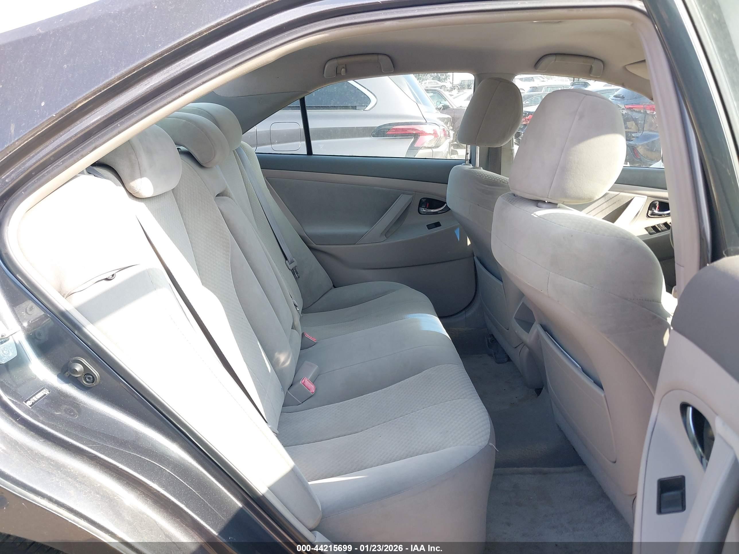 TOYOTA CAMRY image 8
