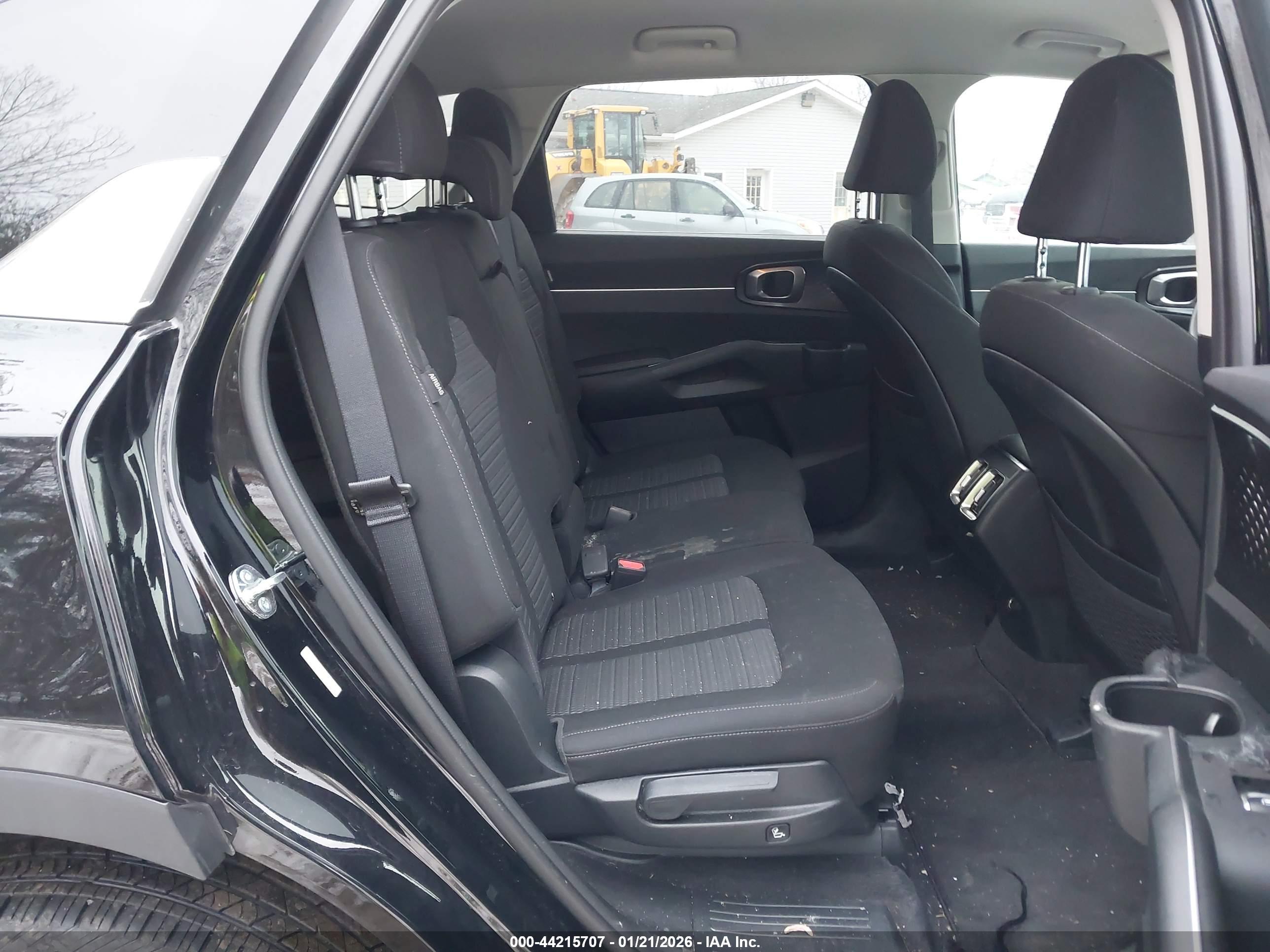 KIA SORENTO image 8