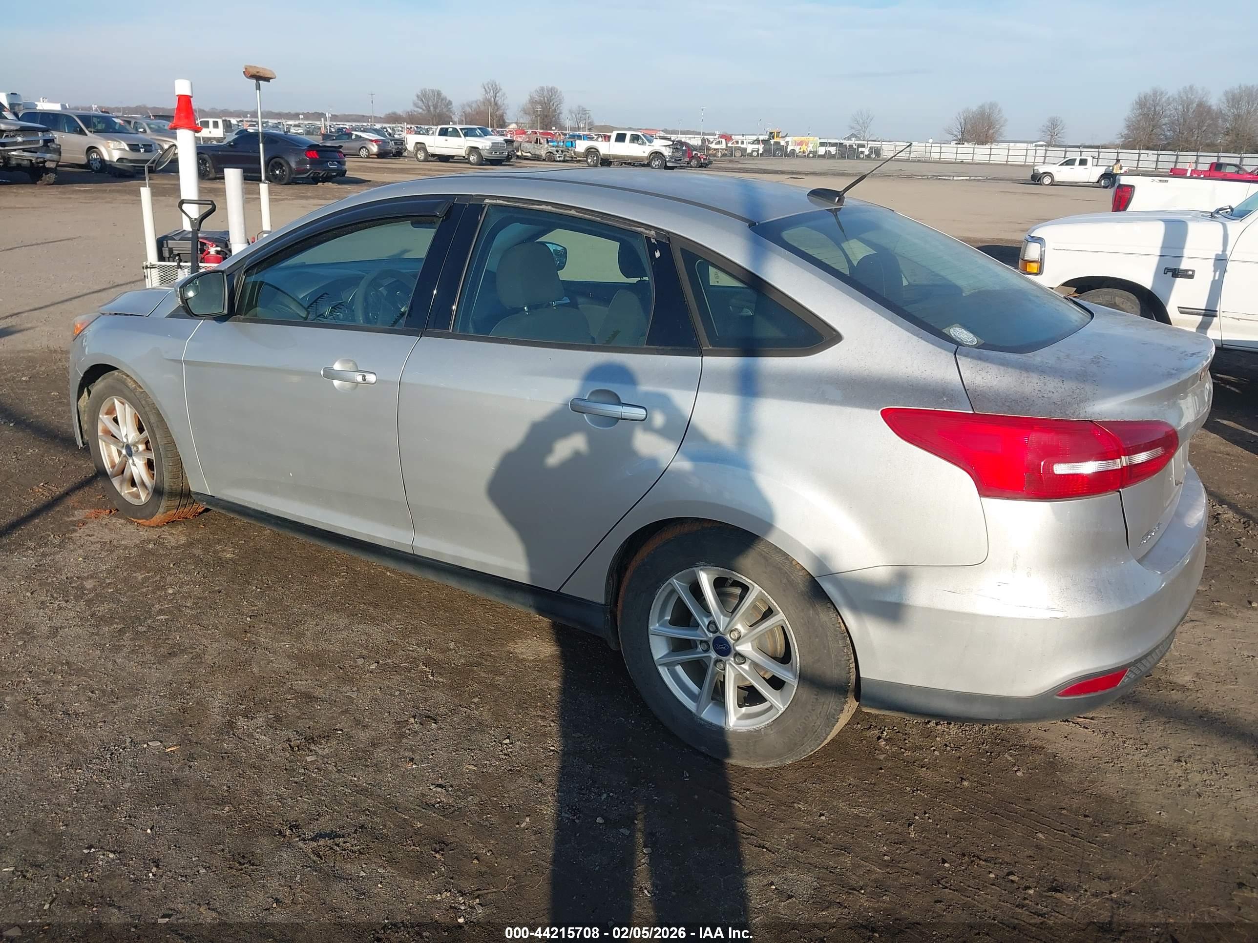 FORD FOCUS image 3