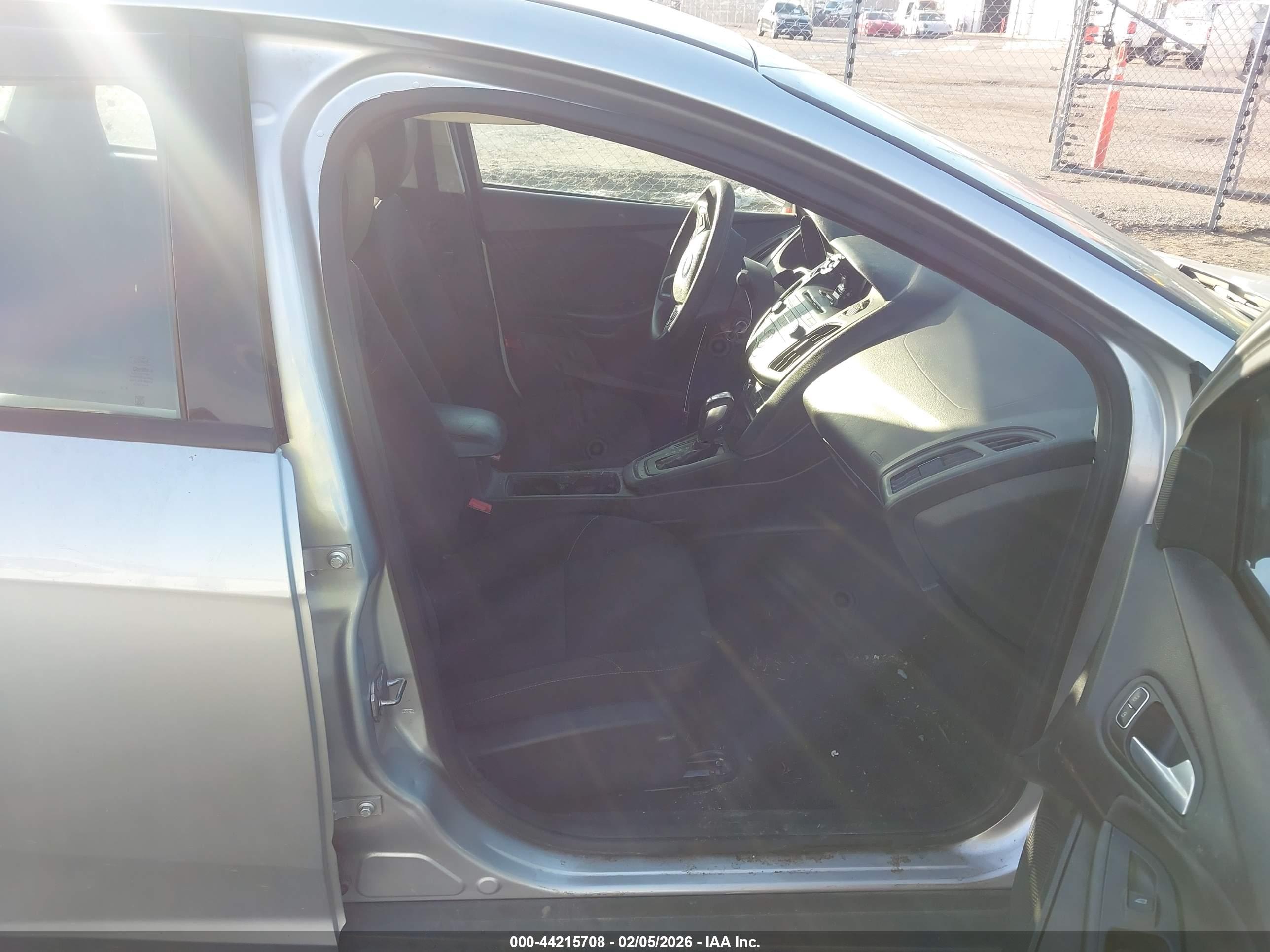 FORD FOCUS image 5